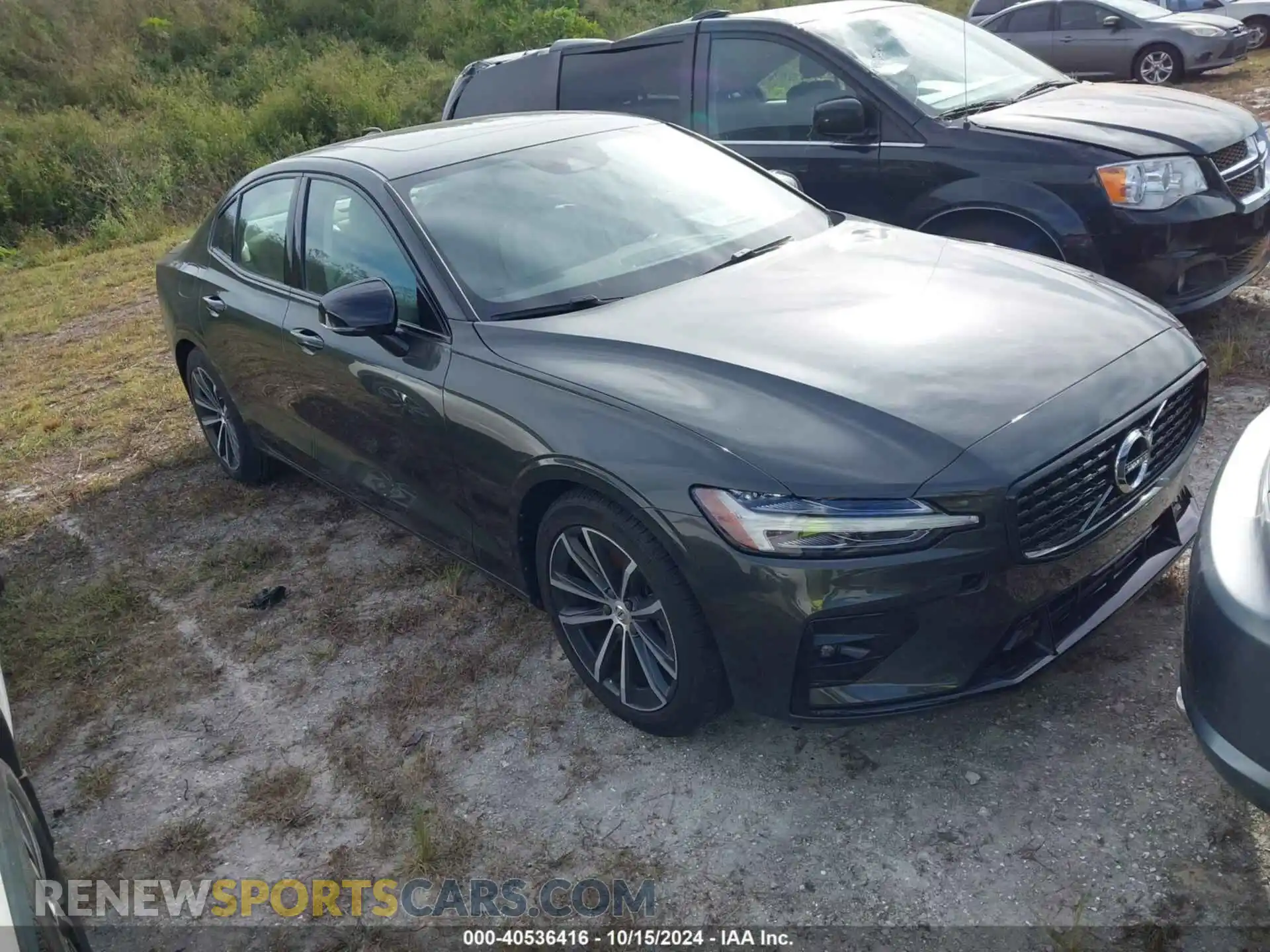 1 Photograph of a damaged car 7JR102FZXMG123602 VOLVO S60 2021