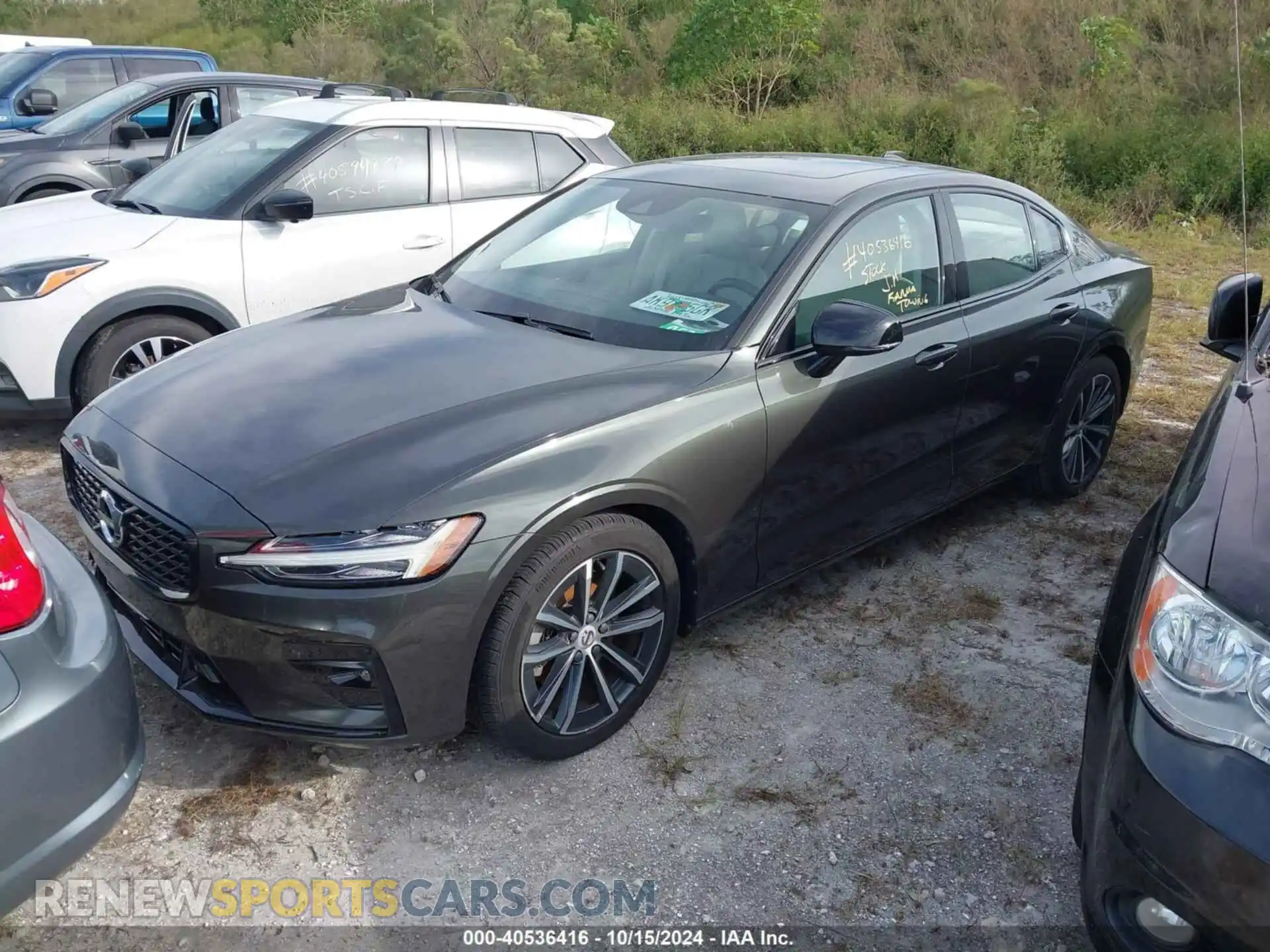 2 Photograph of a damaged car 7JR102FZXMG123602 VOLVO S60 2021