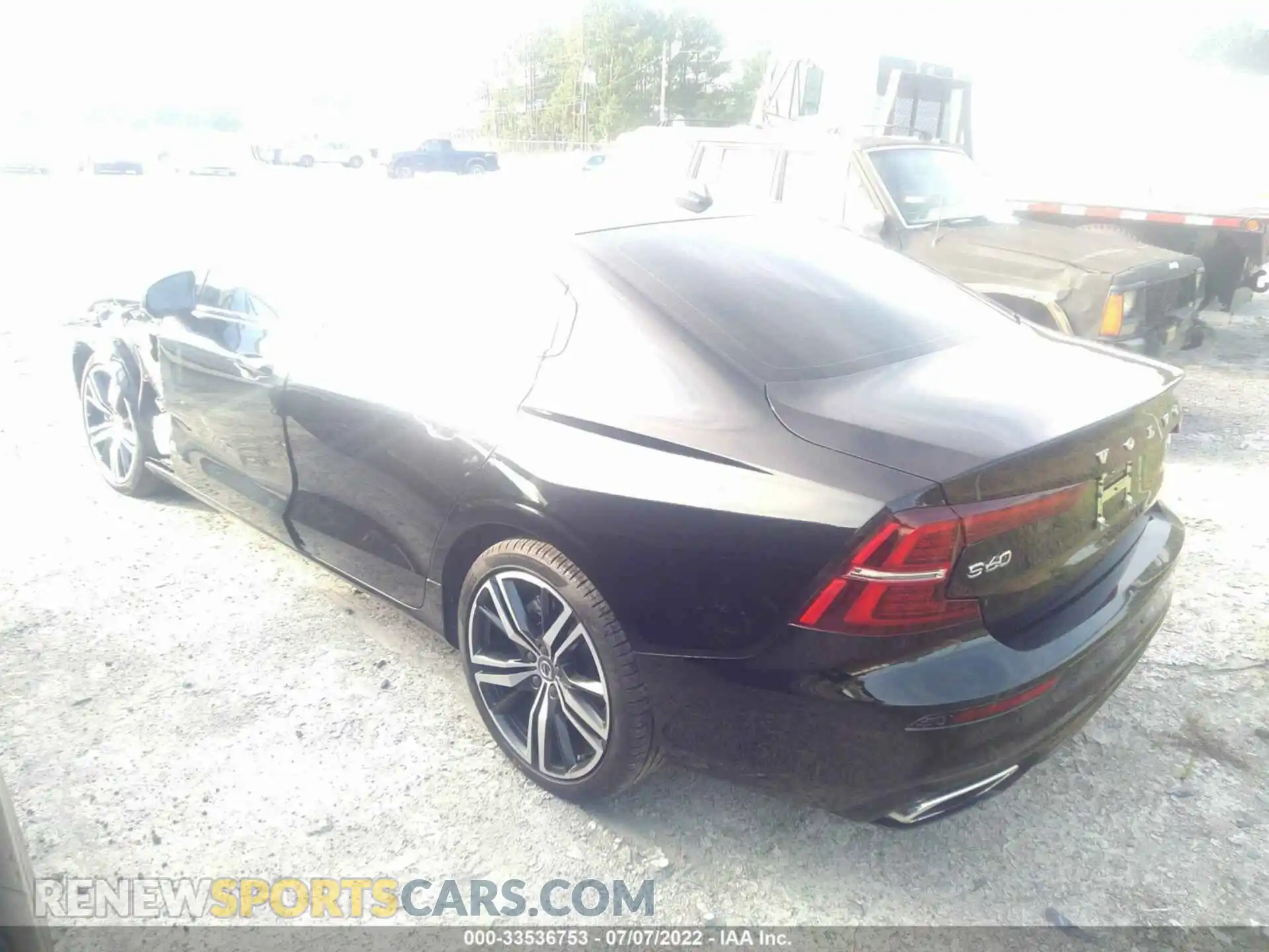 3 Photograph of a damaged car 7JR102TM4MG109106 VOLVO S60 2021