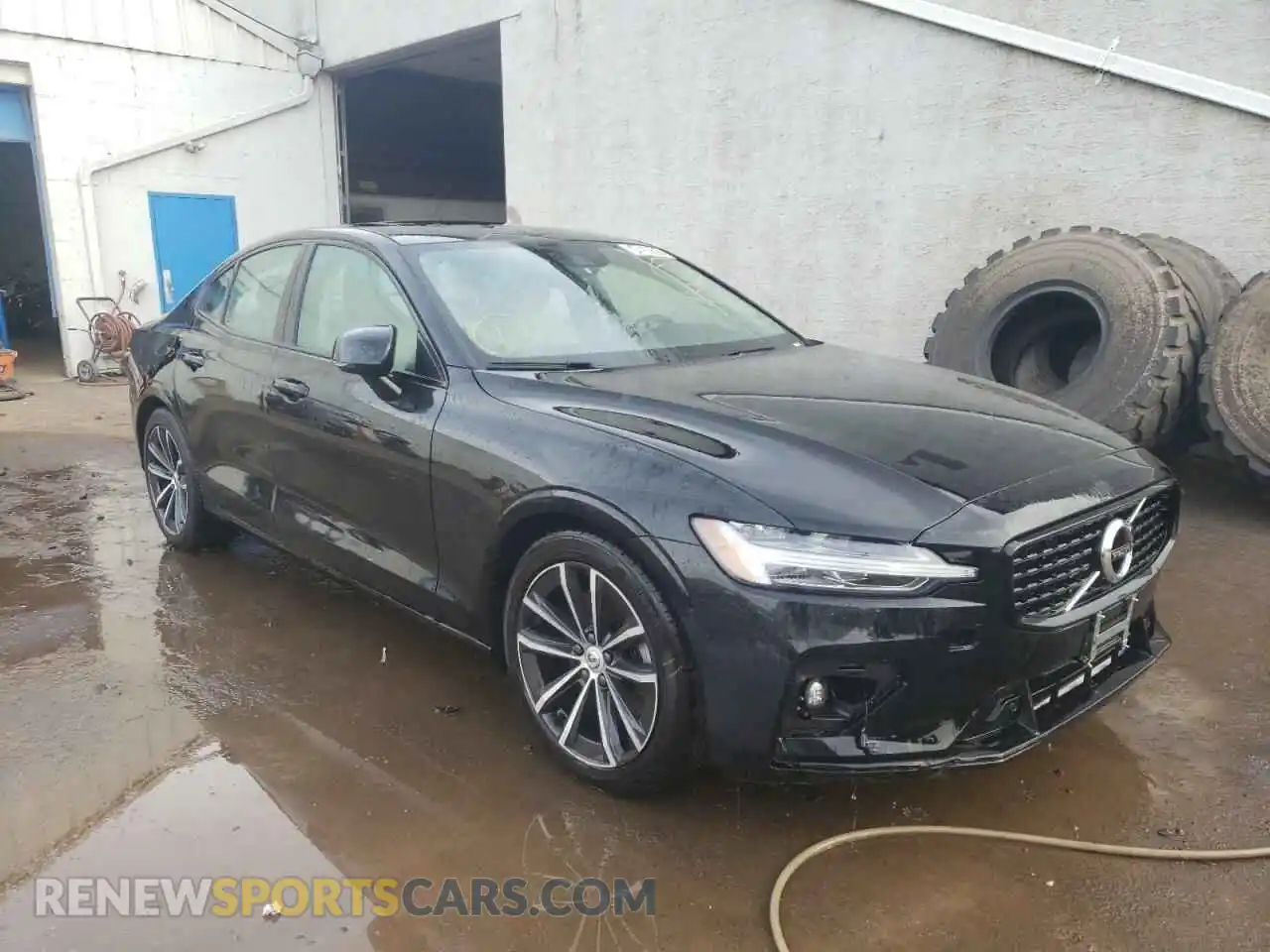 1 Photograph of a damaged car 7JR102TZ1MG108894 VOLVO S60 2021