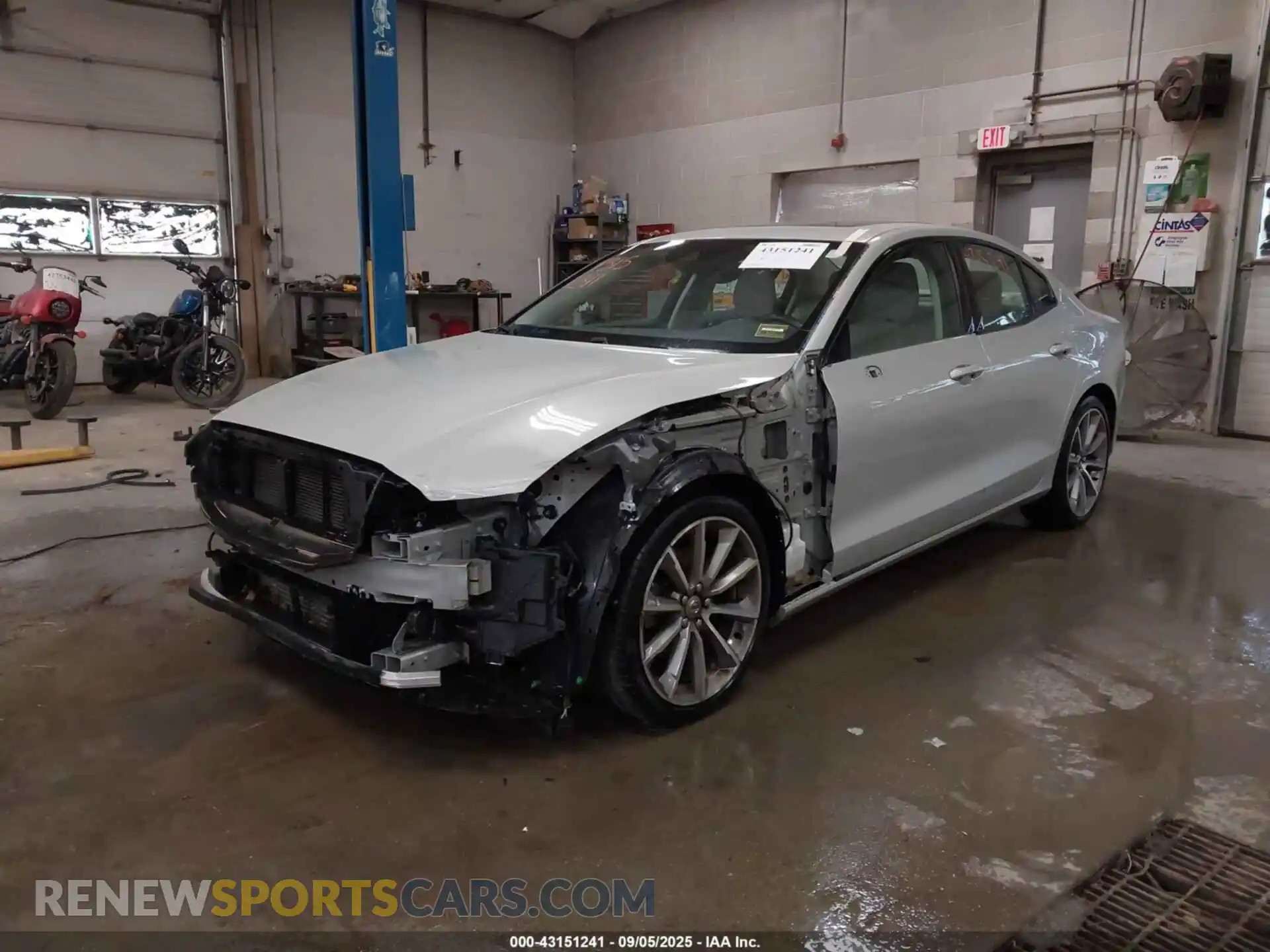 2 Photograph of a damaged car 7JR102TZ3MG112896 VOLVO S60 2021