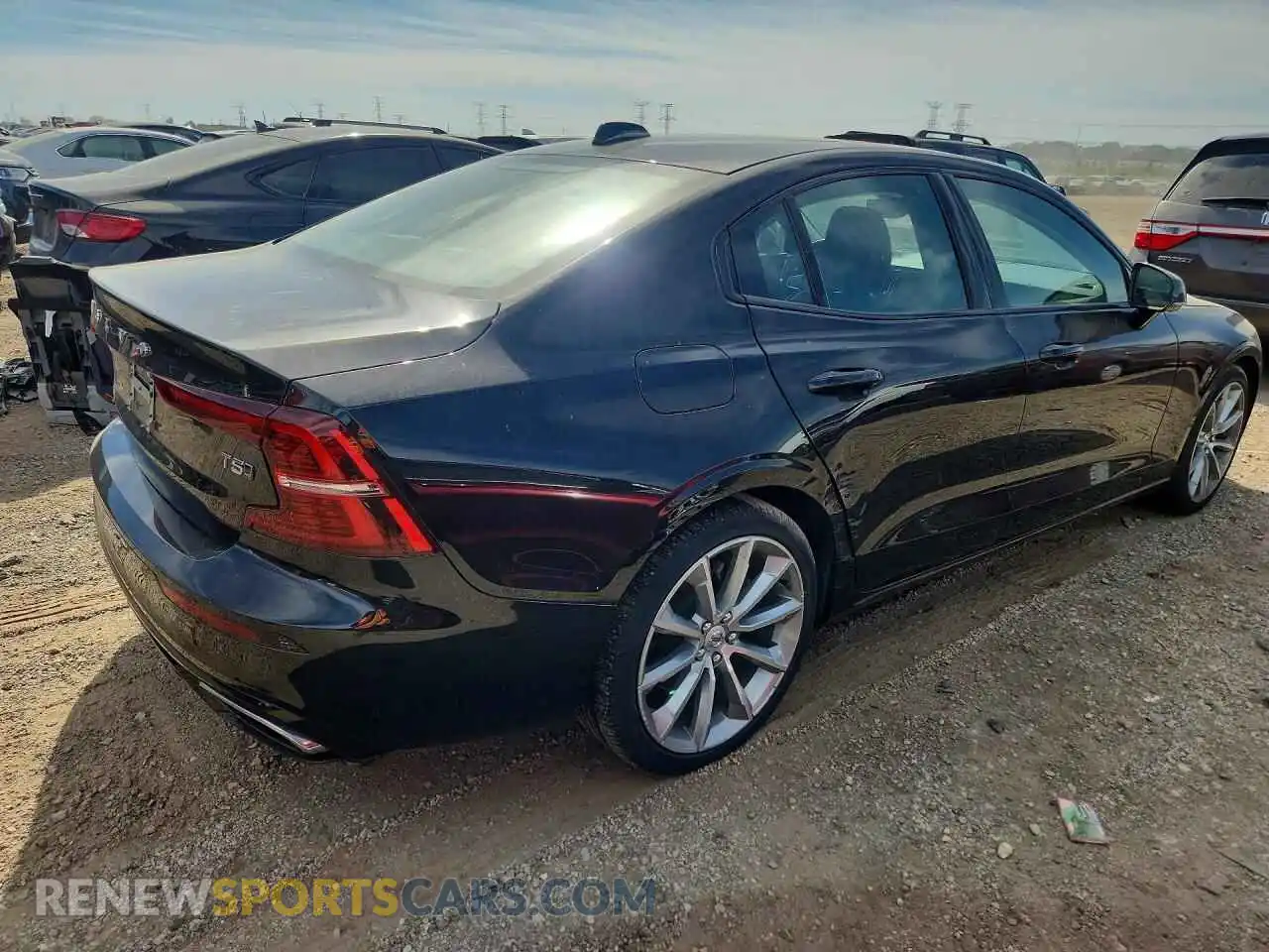 3 Фотография поврежденного автомобиля 7JR102TZ4MG118478 VOLVO S60 2021