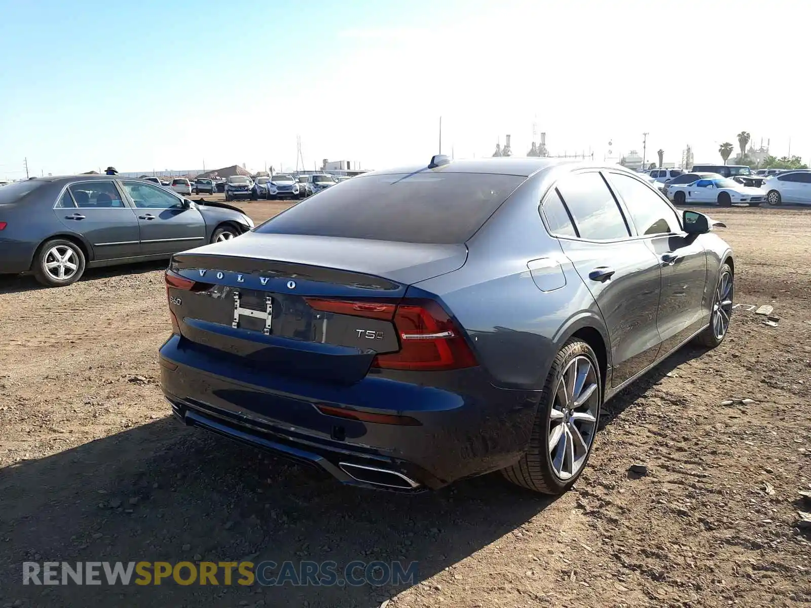 3 Photograph of a damaged car 7JR102TZ9MG124003 VOLVO S60 2021