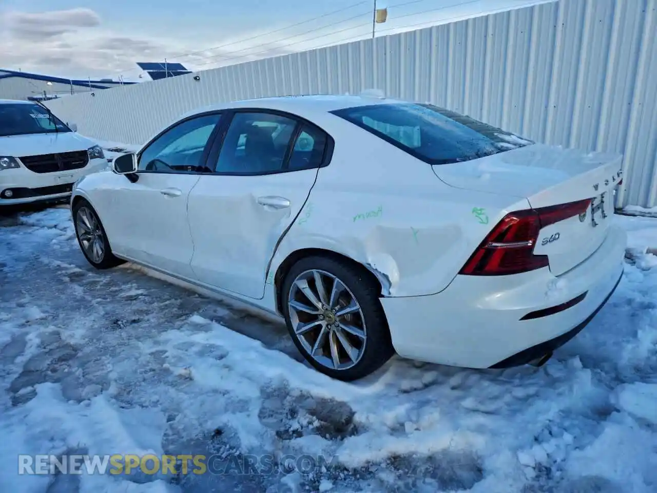 2 Photograph of a damaged car 7JRA22TK9MG093039 VOLVO S60 2021