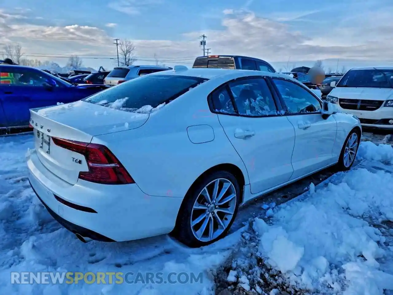 3 Photograph of a damaged car 7JRA22TK9MG093039 VOLVO S60 2021