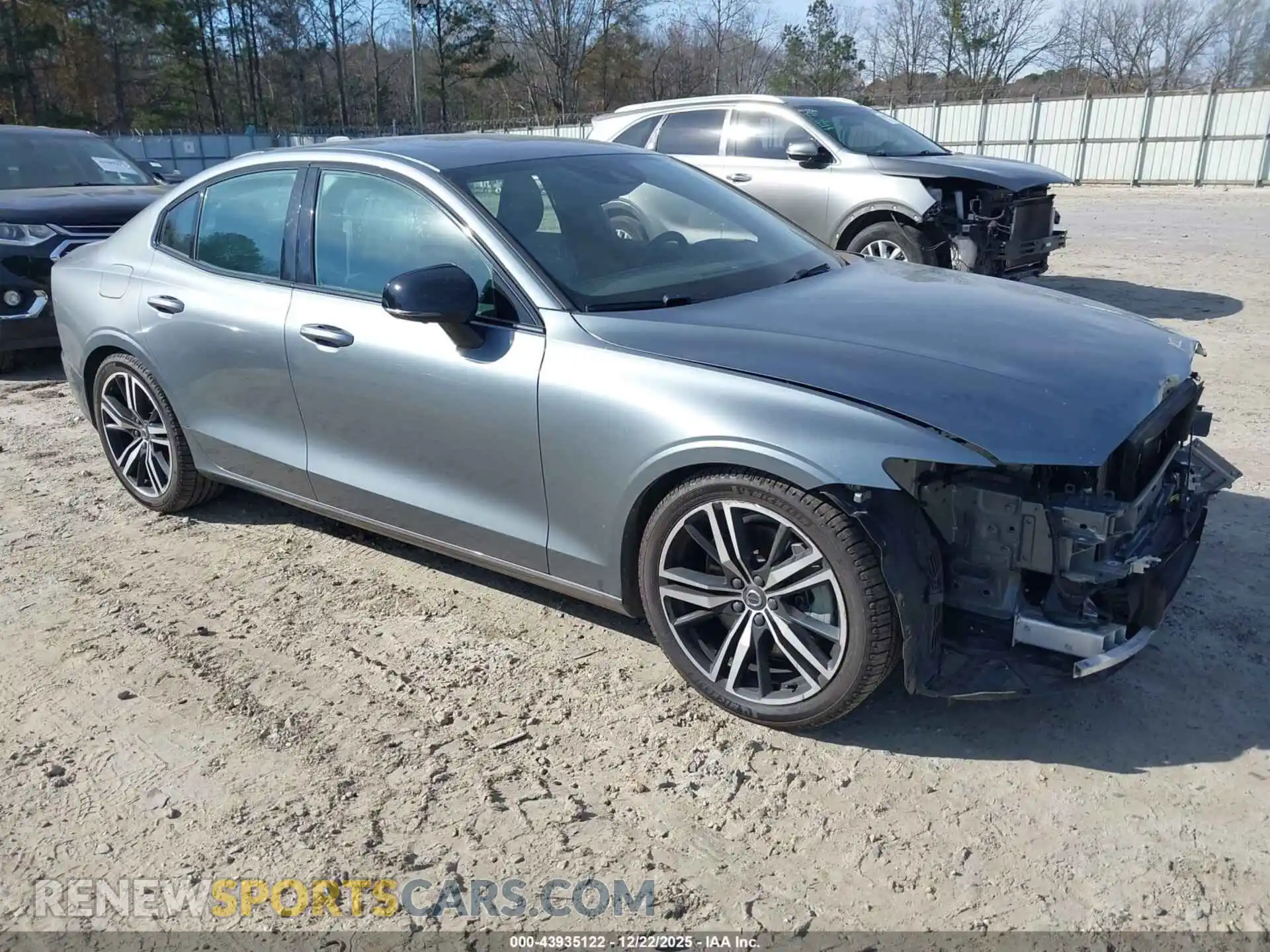 1 Photograph of a damaged car 7JRA22TM8MG082065 VOLVO S60 2021