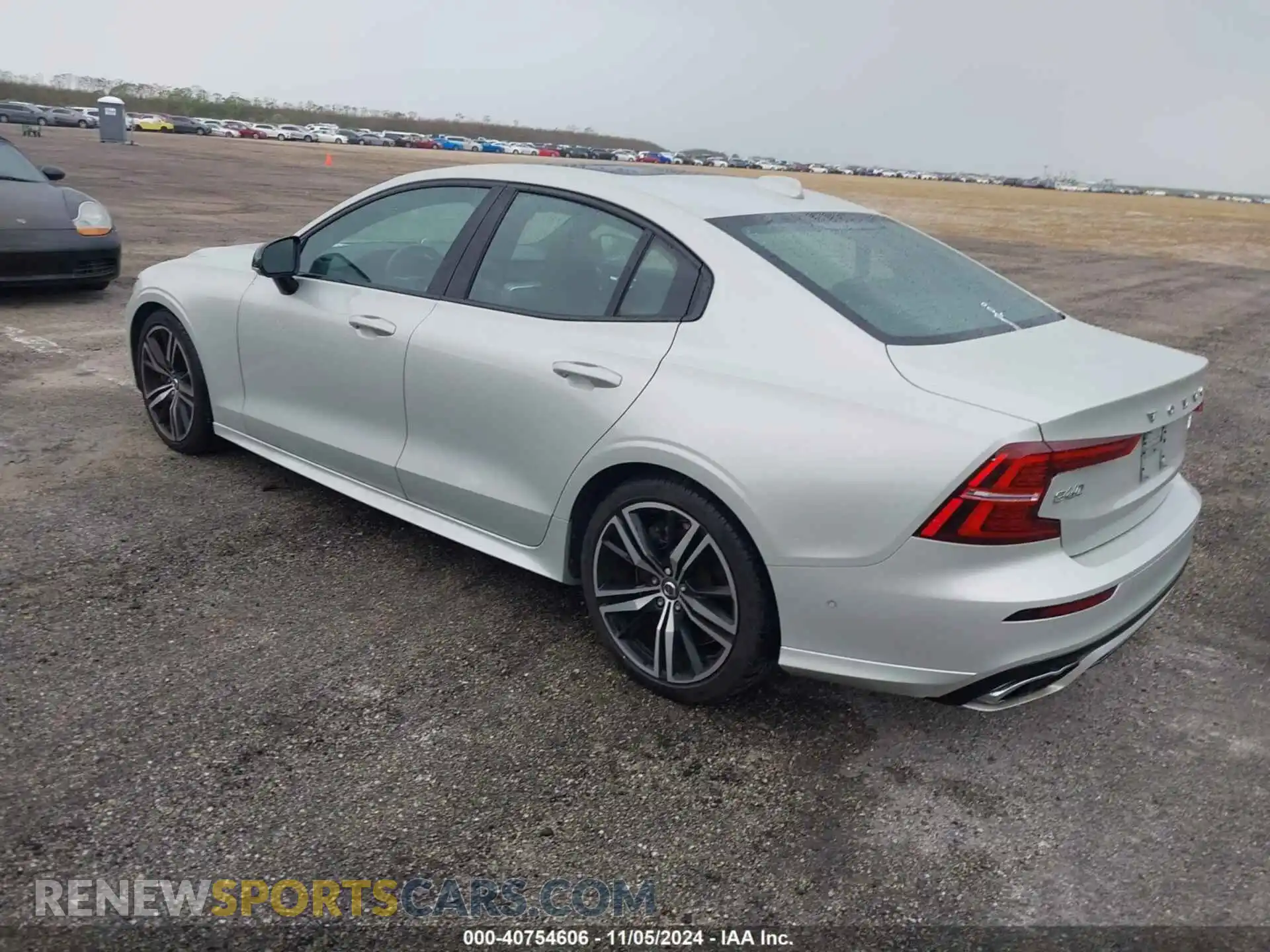 3 Photograph of a damaged car 7JRA22TMXMG093536 VOLVO S60 2021