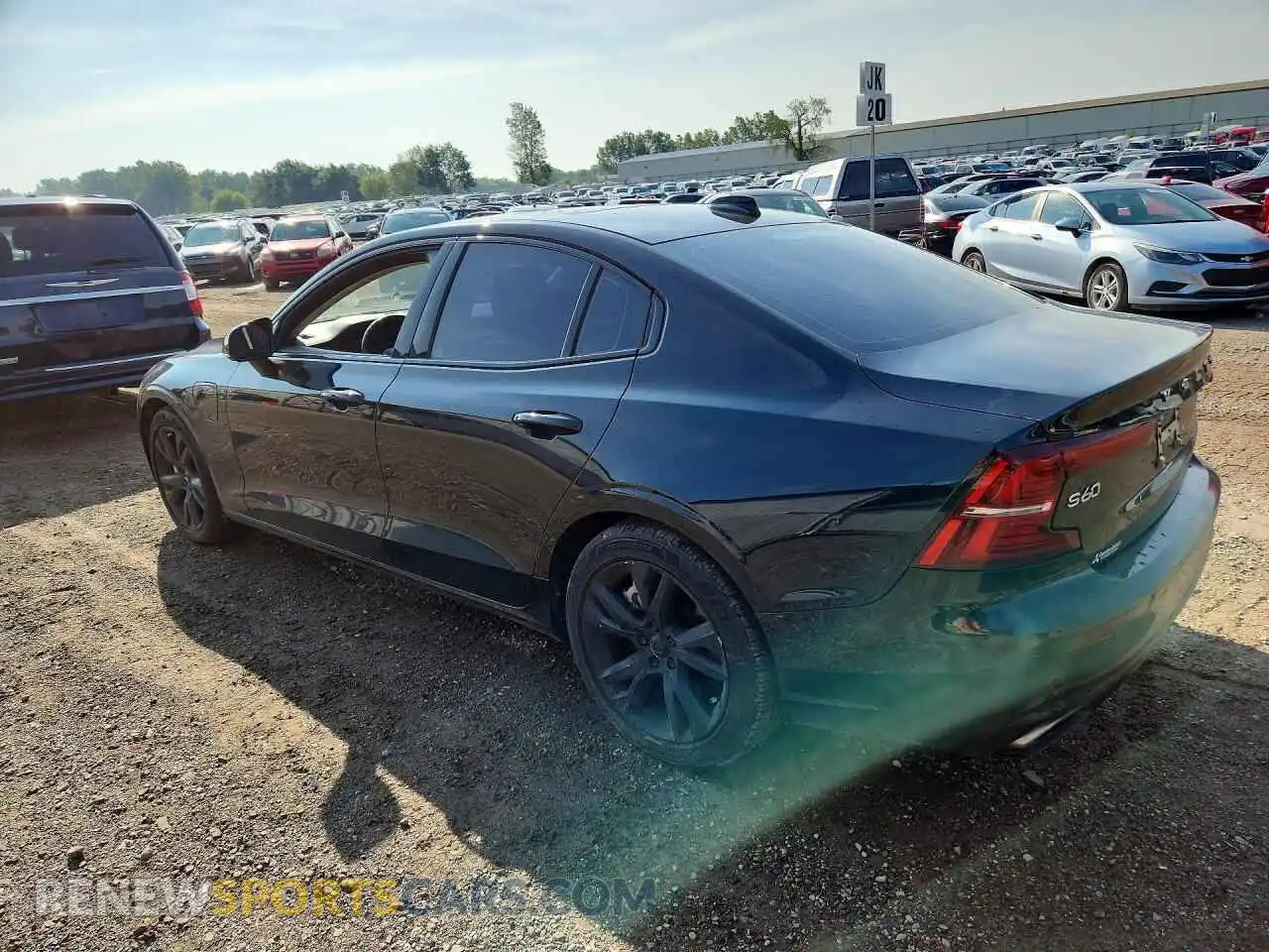 2 Photograph of a damaged car 7JRH60FZ3NG189864 VOLVO S60 2022