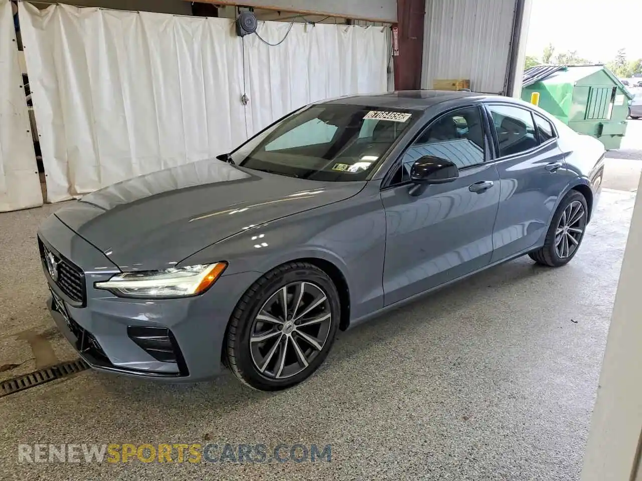 1 Photograph of a damaged car 7JRL12FZ0NG189079 VOLVO S60 2022