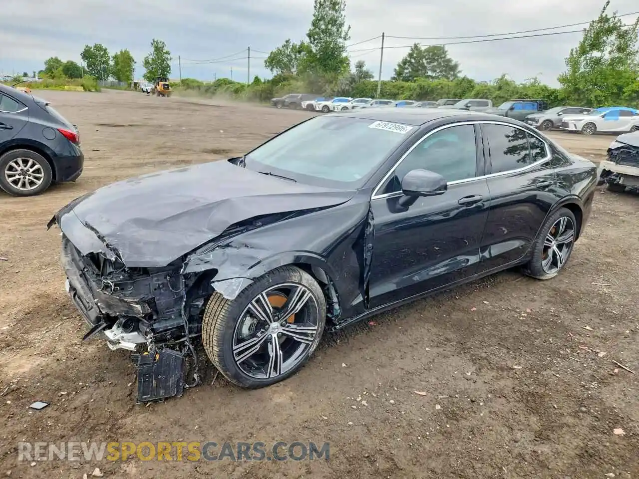 1 Photograph of a damaged car 7JRL12TL2NG186927 VOLVO S60 2022