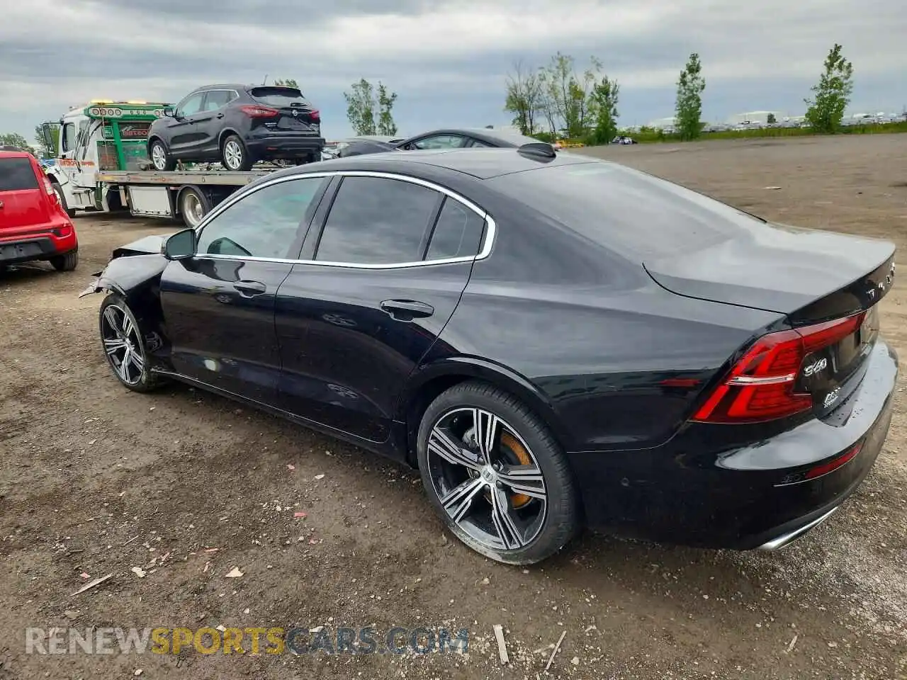 2 Photograph of a damaged car 7JRL12TL2NG186927 VOLVO S60 2022