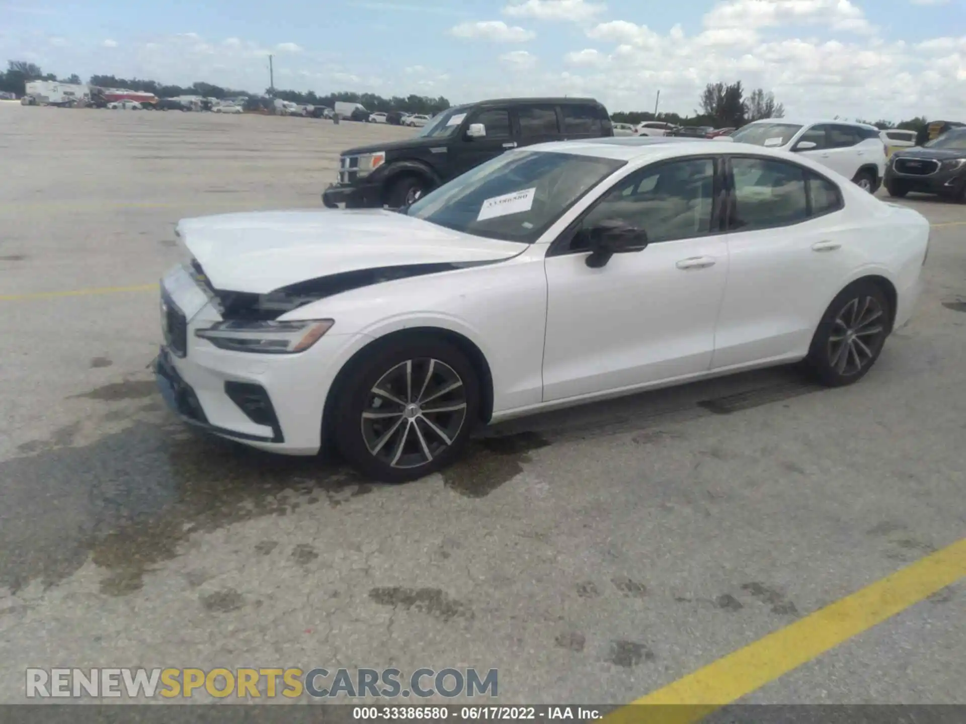 2 Photograph of a damaged car 7JRL12TZXNG177641 VOLVO S60 2022