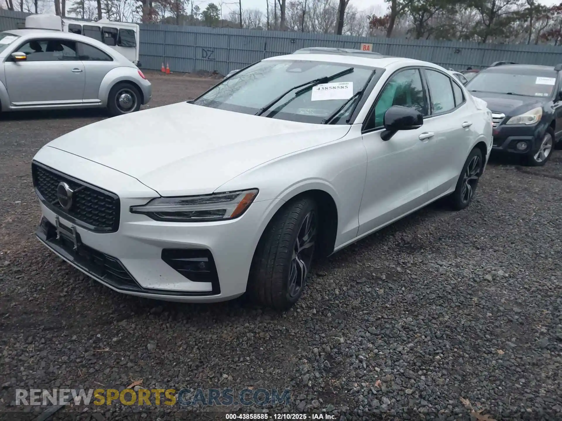 2 Photograph of a damaged car 7JRL12FK6RG323909 VOLVO S60 2024