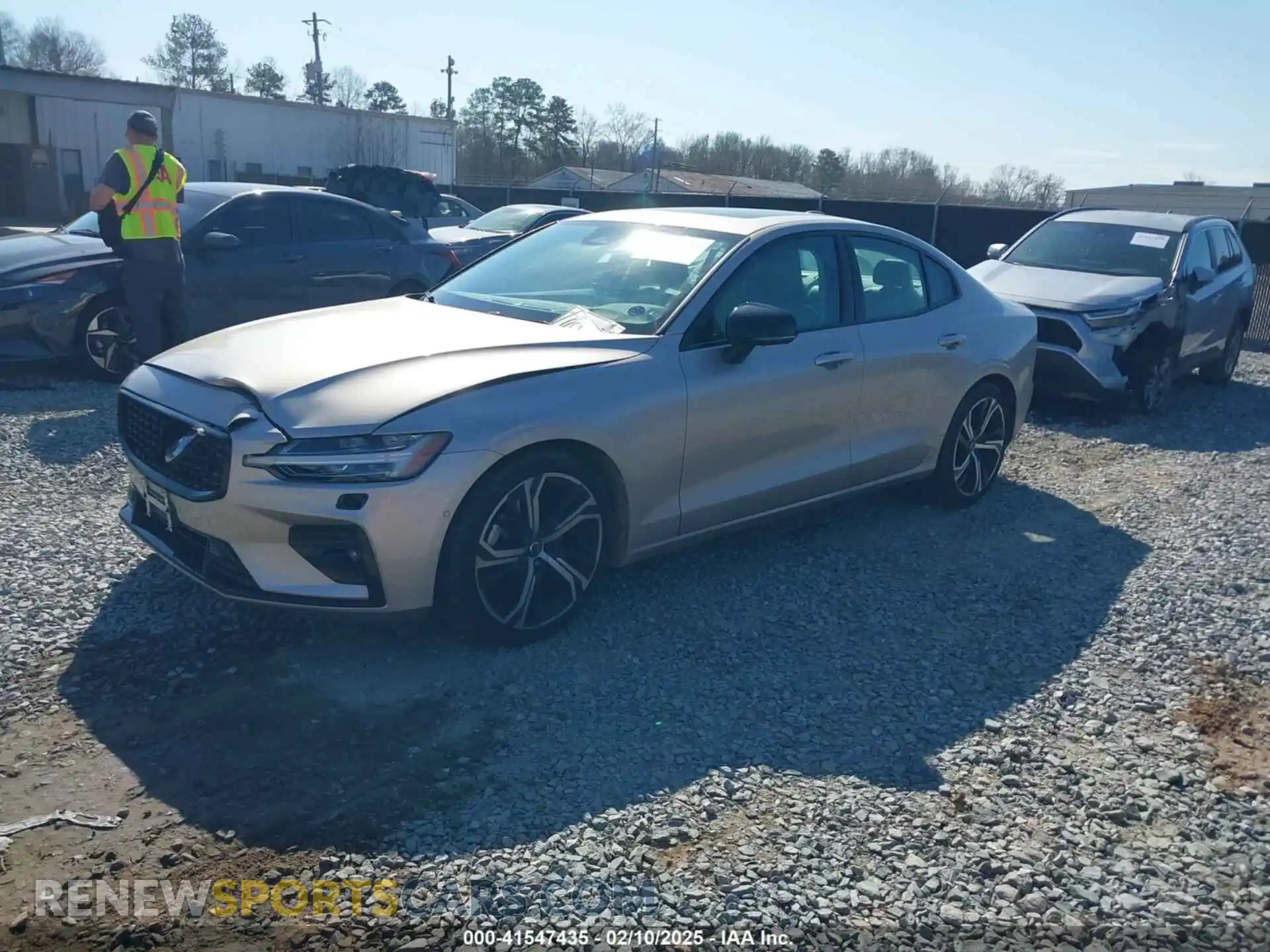 2 Photograph of a damaged car 7JRL12FL3RG280137 VOLVO S60 2024