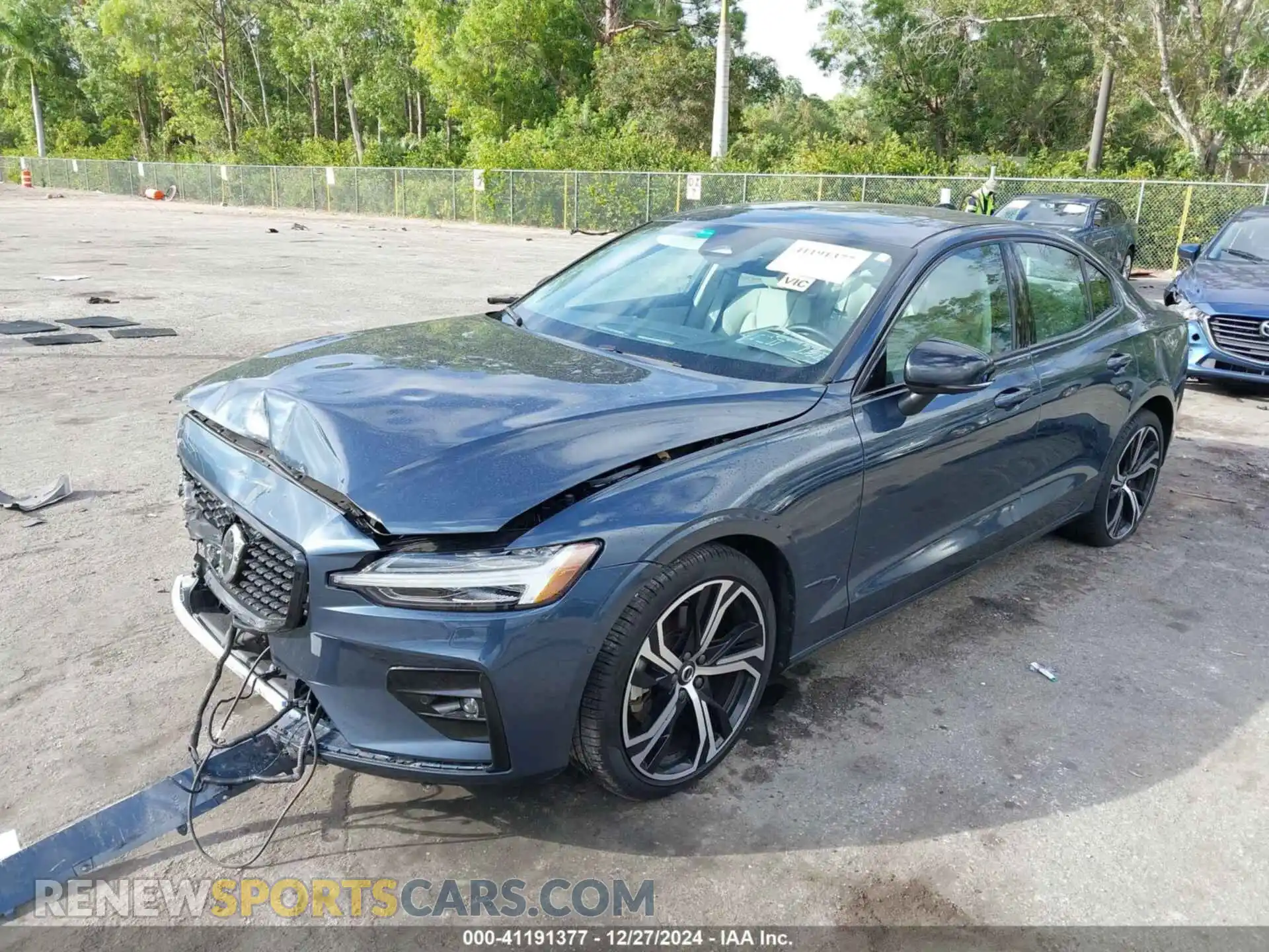 2 Photograph of a damaged car 7JRL12FL4RG303974 VOLVO S60 2024