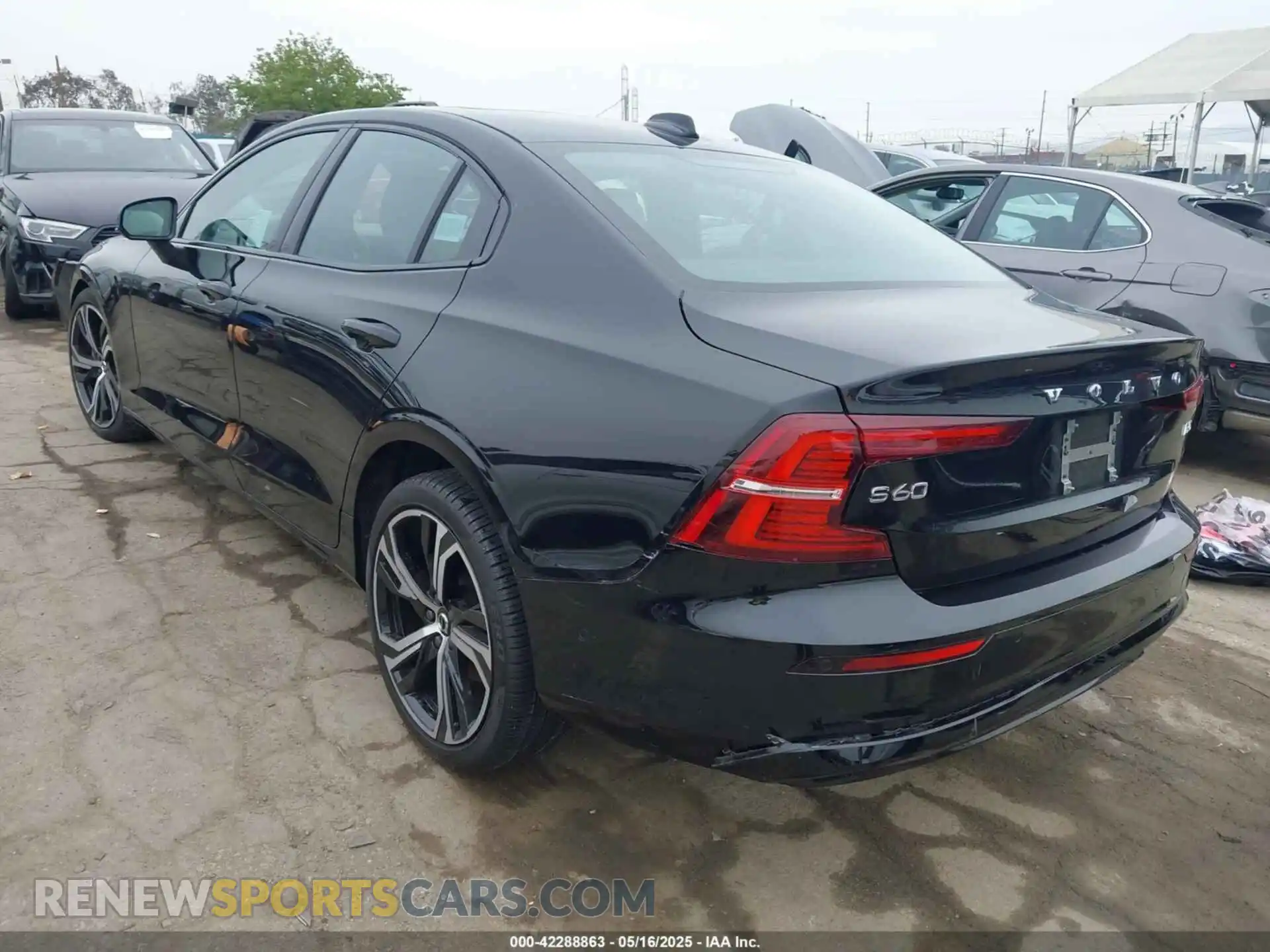 3 Photograph of a damaged car 7JRL12FL4RG324517 VOLVO S60 2024