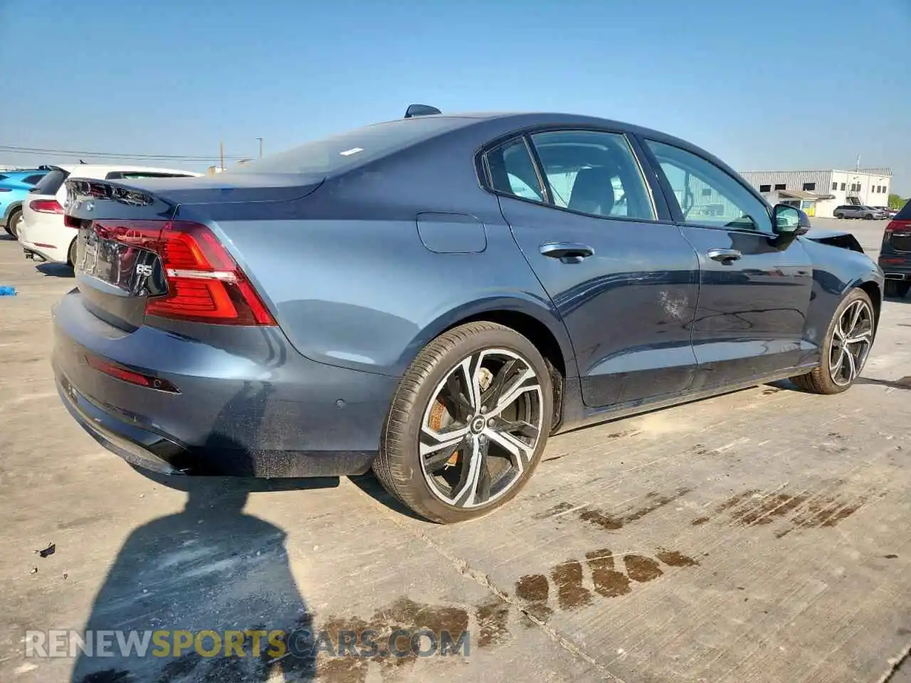 3 fotografías del automóvil dañado 7JRL12FL6RG306746 VOLVO S60 2024
