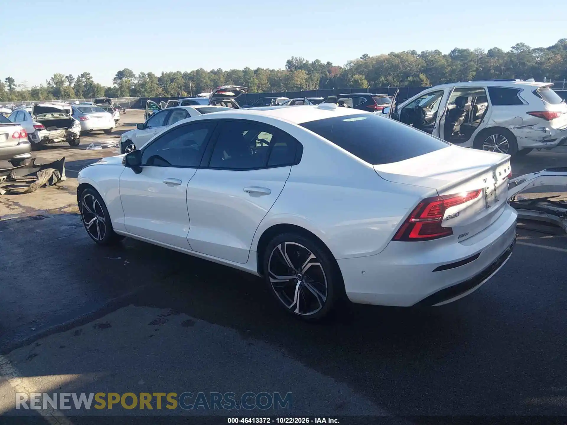 3 fotografías del automóvil dañado 7JRL12FL8RG280327 VOLVO S60 2024