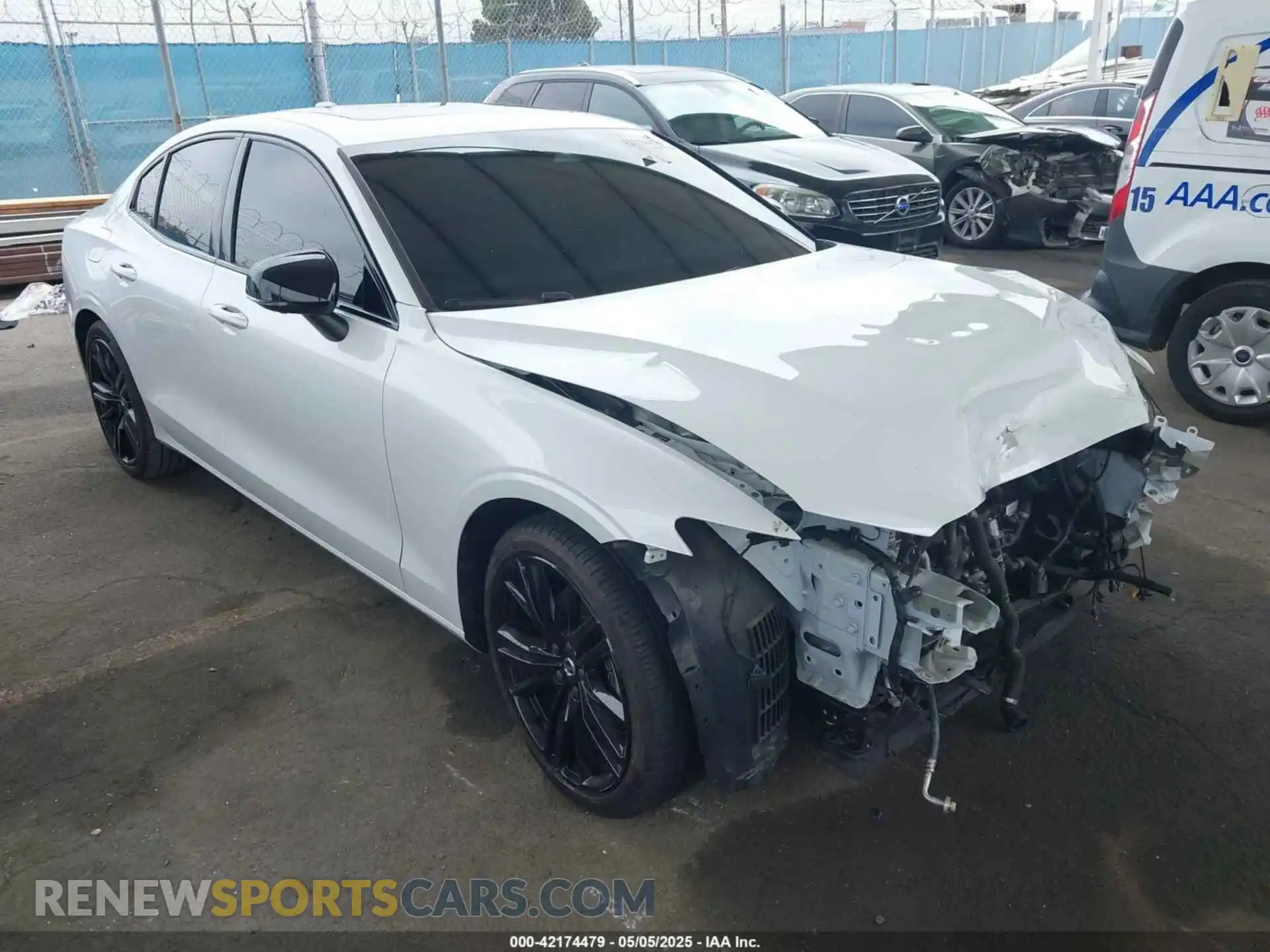 1 Photograph of a damaged car 7JRL12TH4RG305580 VOLVO S60 2024