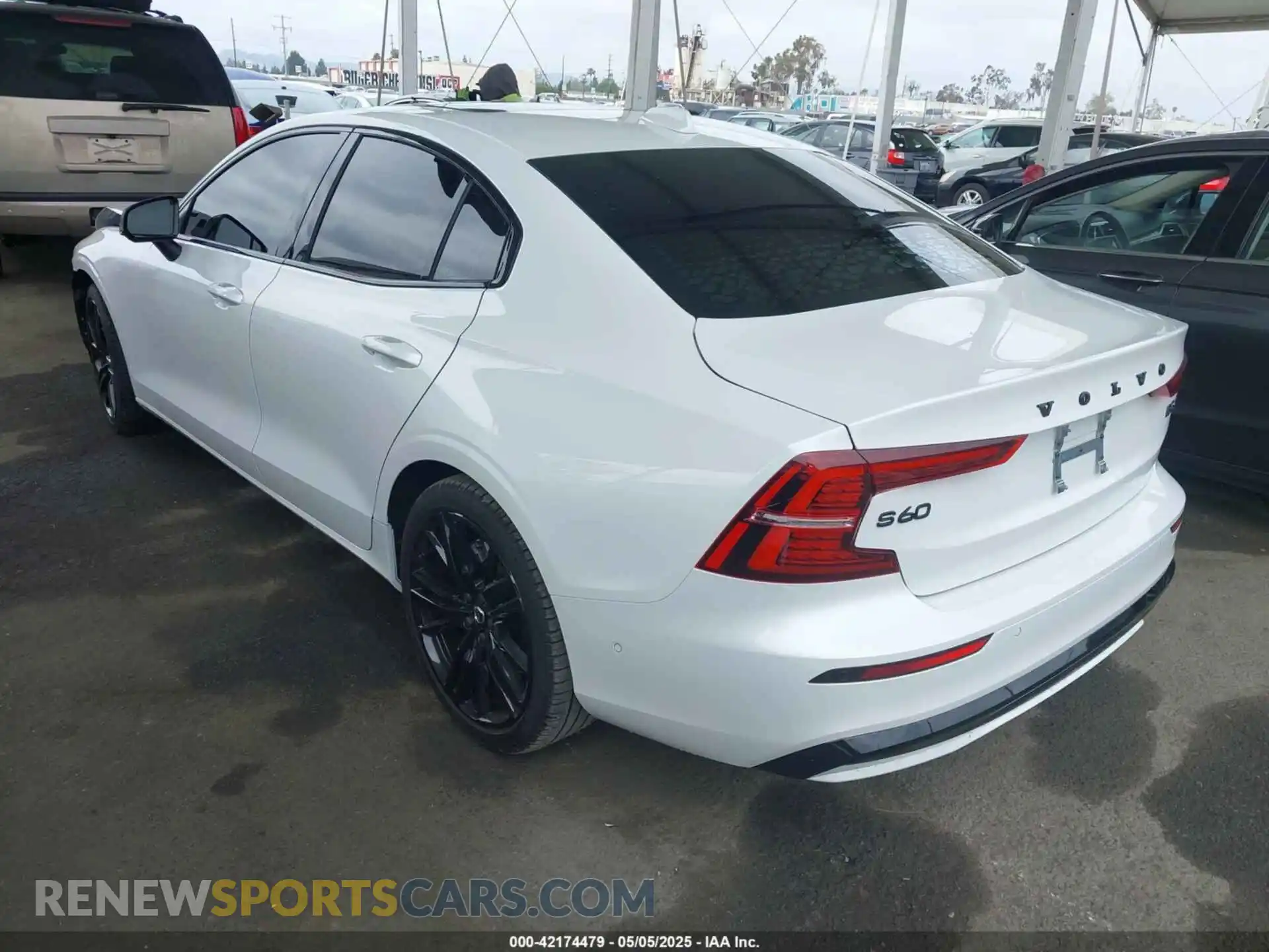 3 Photograph of a damaged car 7JRL12TH4RG305580 VOLVO S60 2024