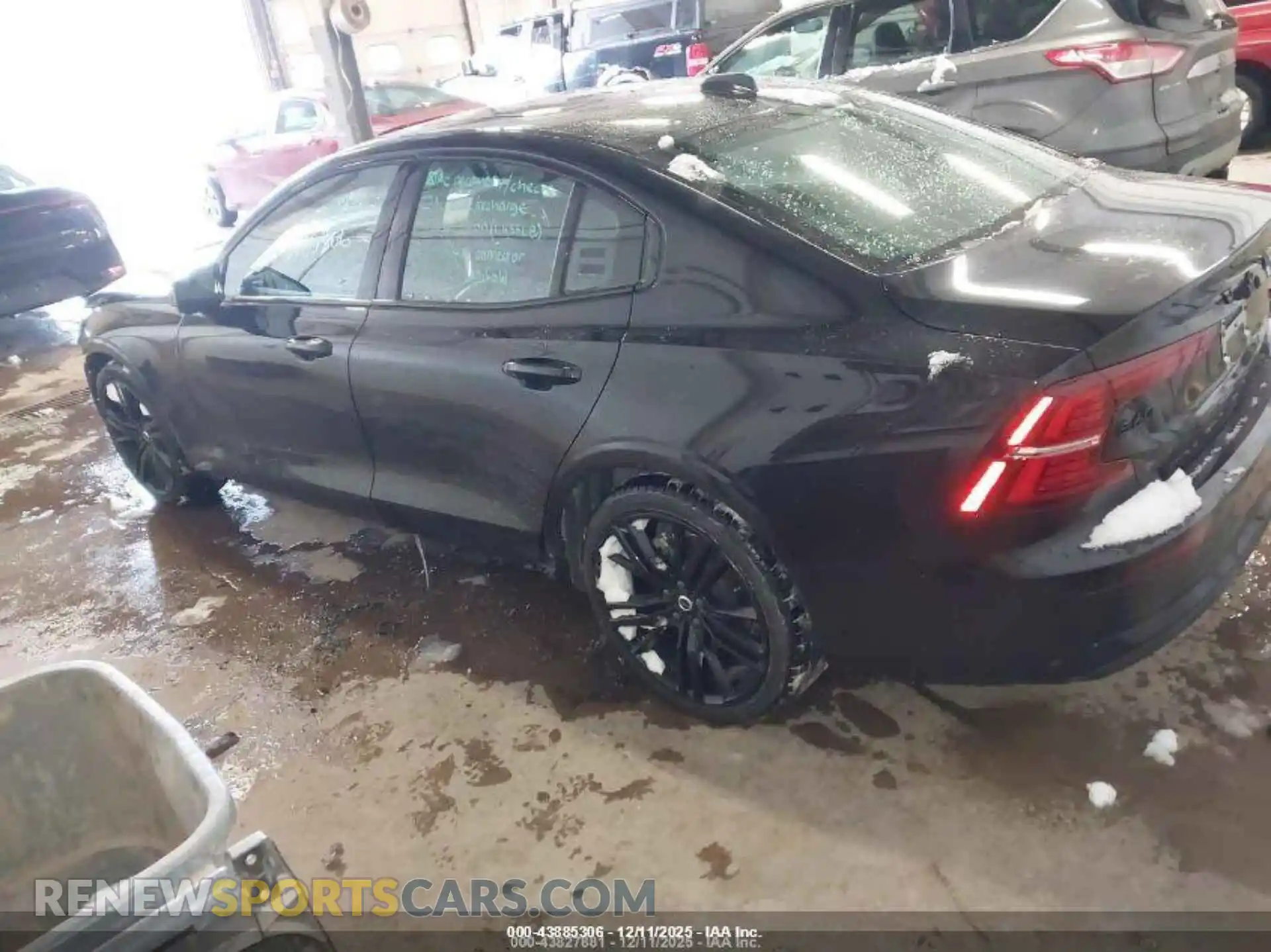 3 Photograph of a damaged car 7JRL12TH8RG311124 VOLVO S60 2024