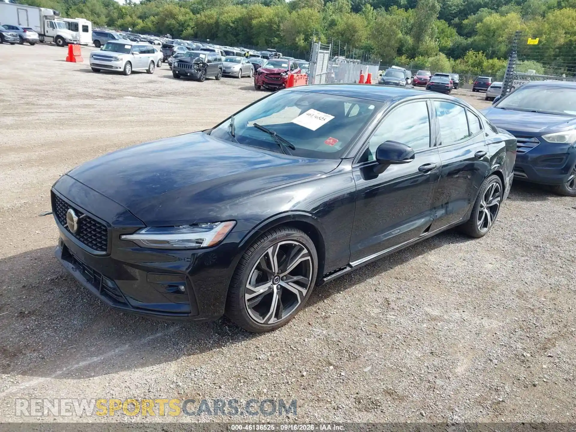 2 Фотография поврежденного автомобиля 7JRL12TK4RG317403 VOLVO S60 2024