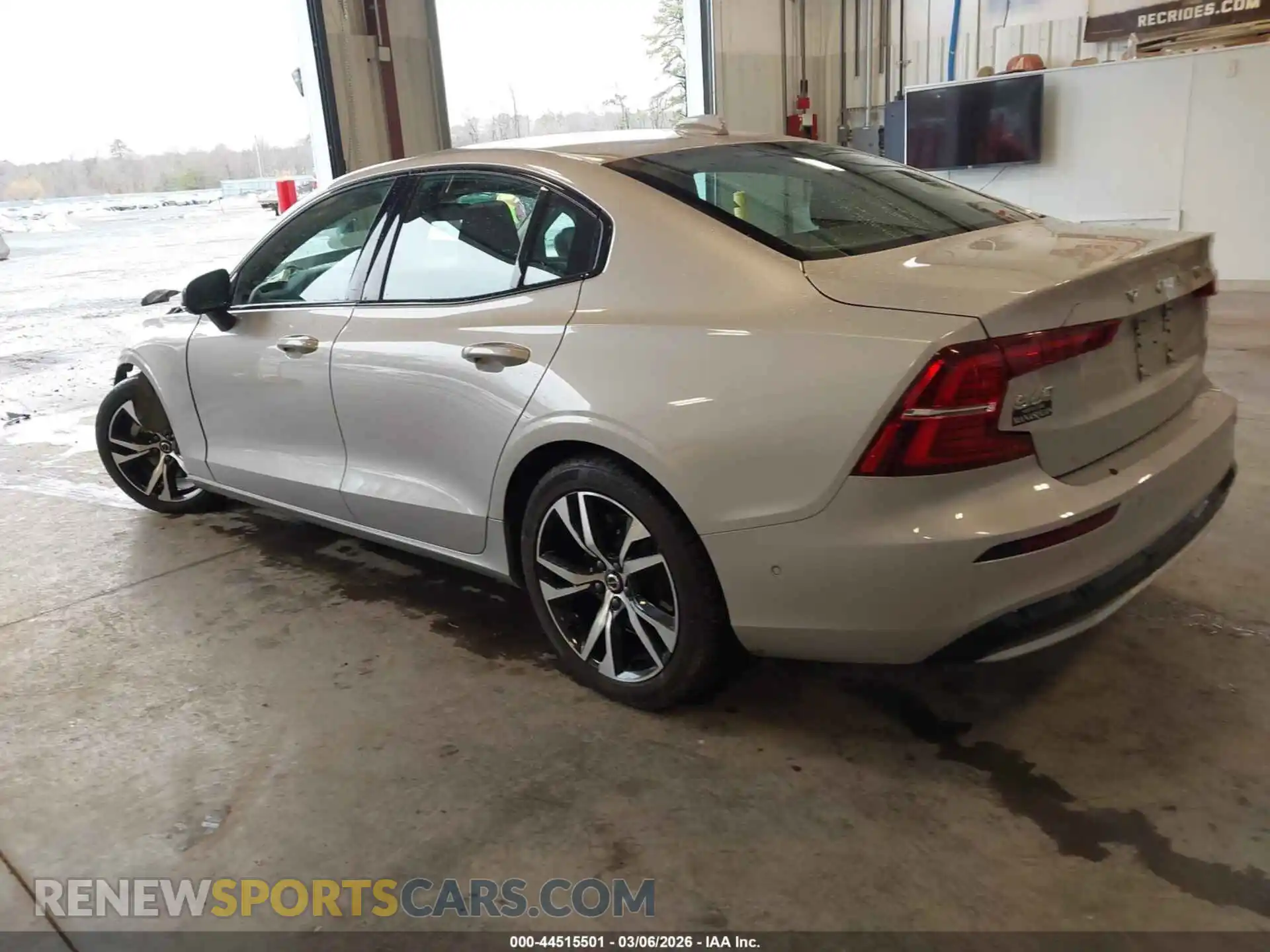 3 Photograph of a damaged car 7JRL12TL1RG315715 VOLVO S60 2024