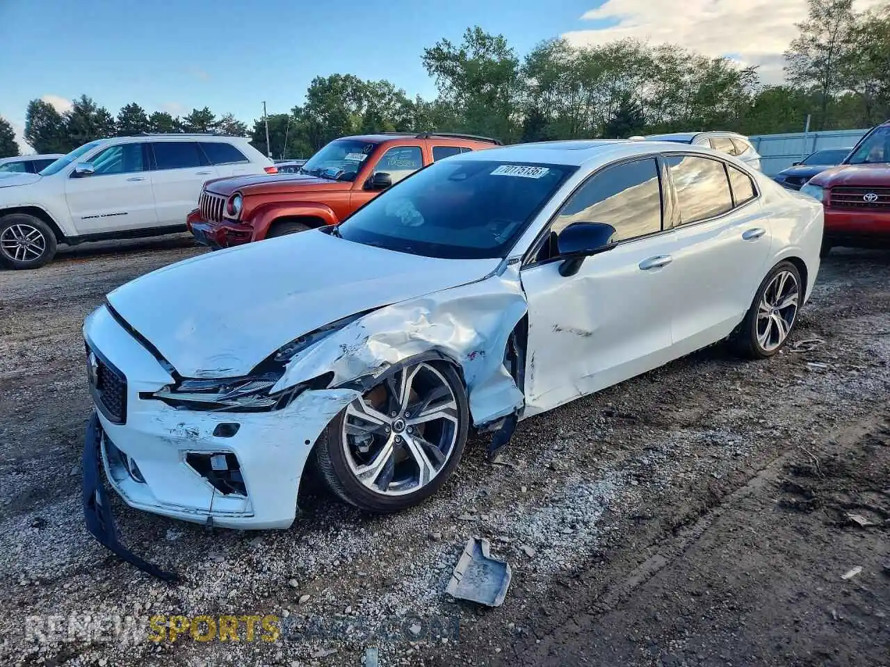 1 Photograph of a damaged car 7JRL12TL4RG304997 VOLVO S60 2024