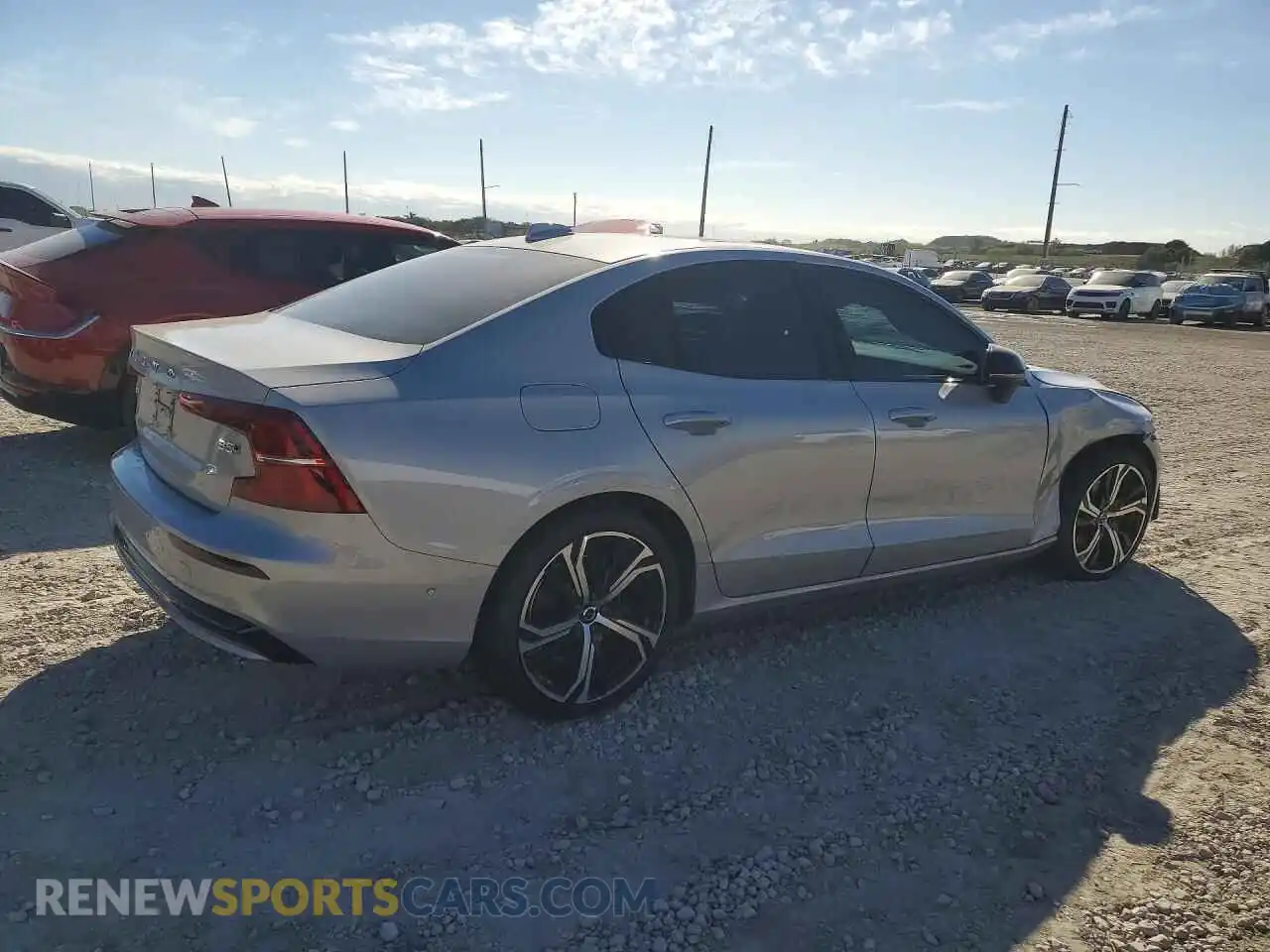 3 Photograph of a damaged car 7JRL12TL5RG312526 VOLVO S60 2024