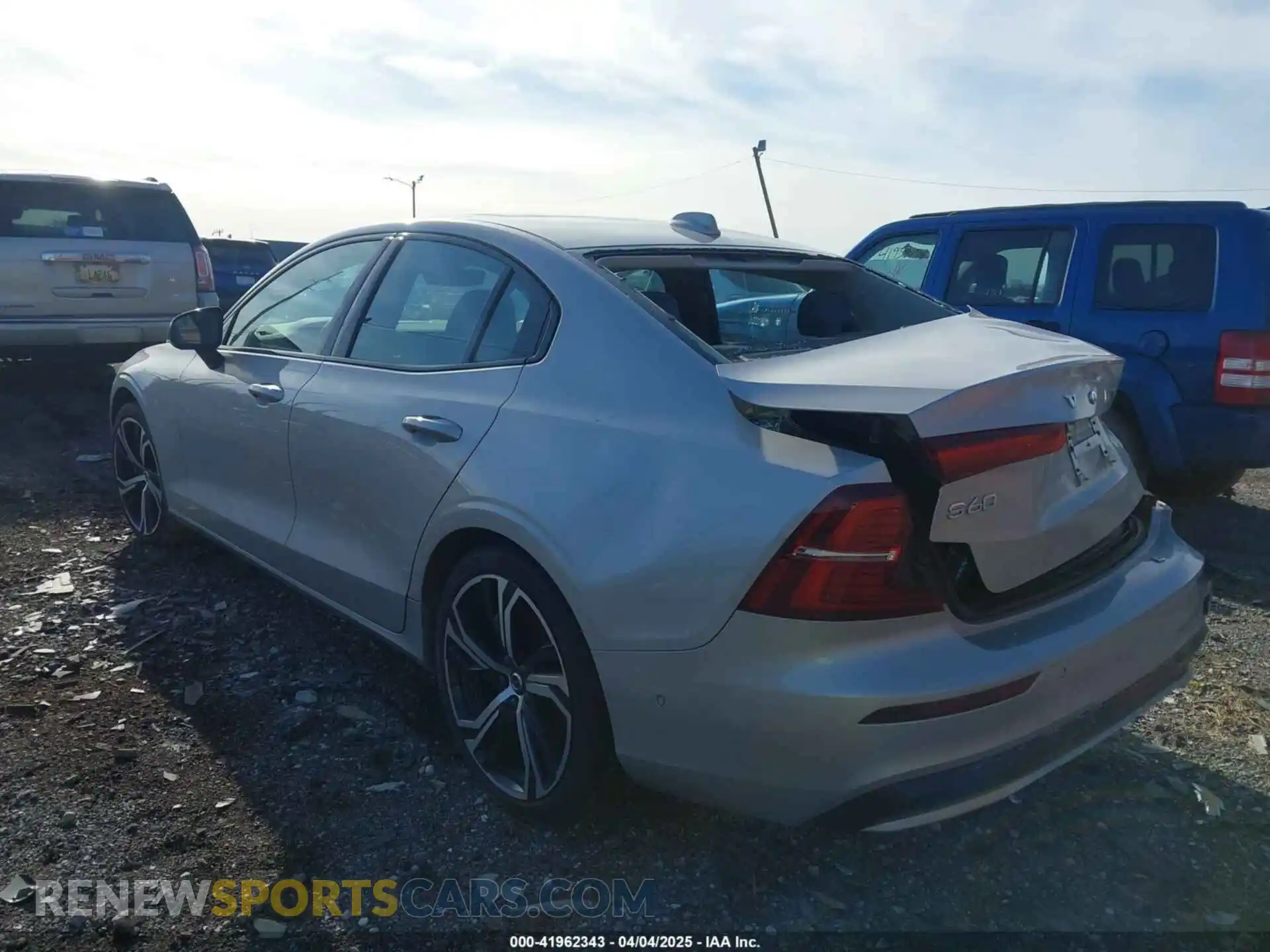 3 Photograph of a damaged car 7JRL12TL6RG307965 VOLVO S60 2024