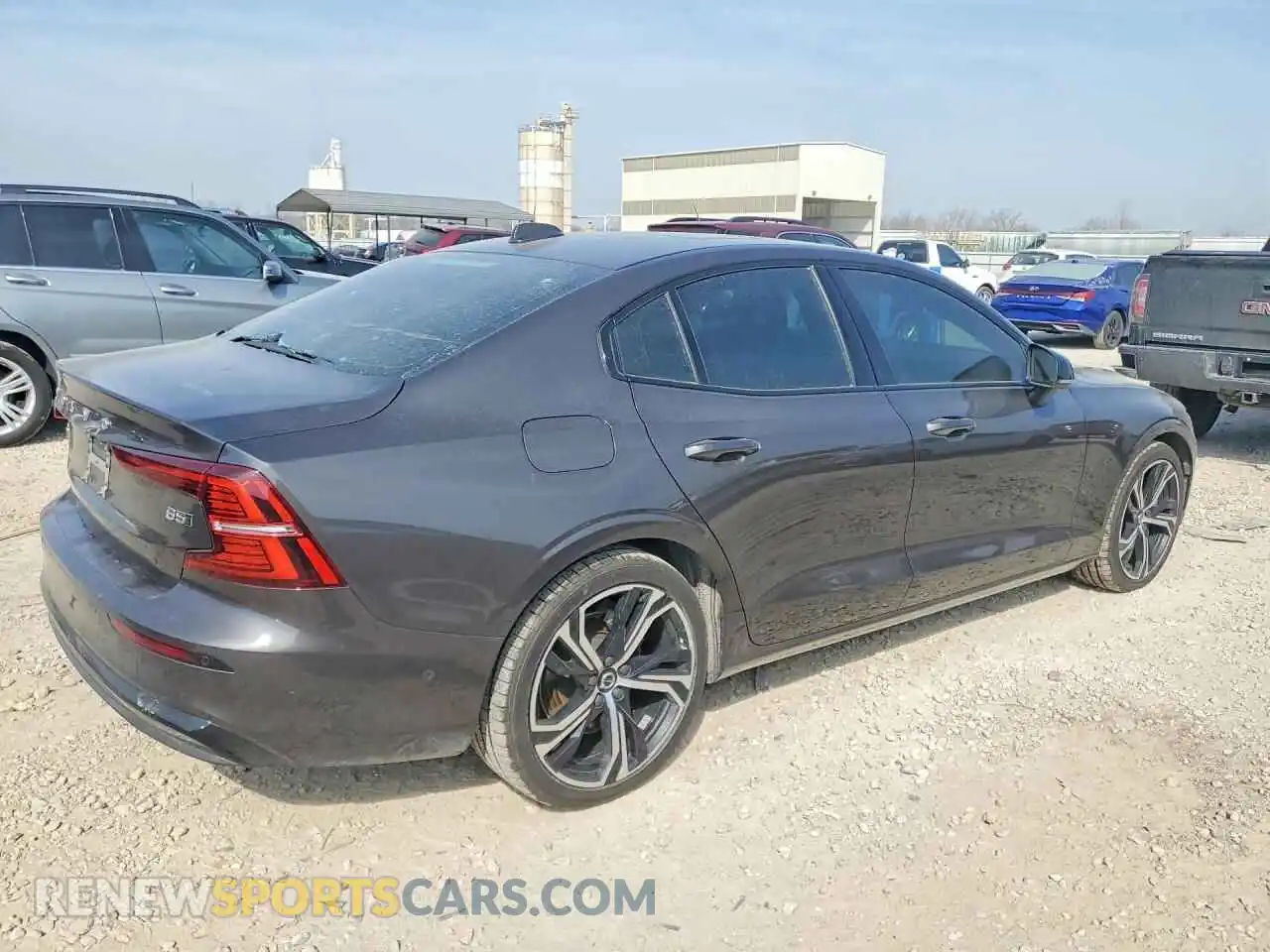 3 fotografías del automóvil dañado 7JRL12TL8RG298525 VOLVO S60 2024