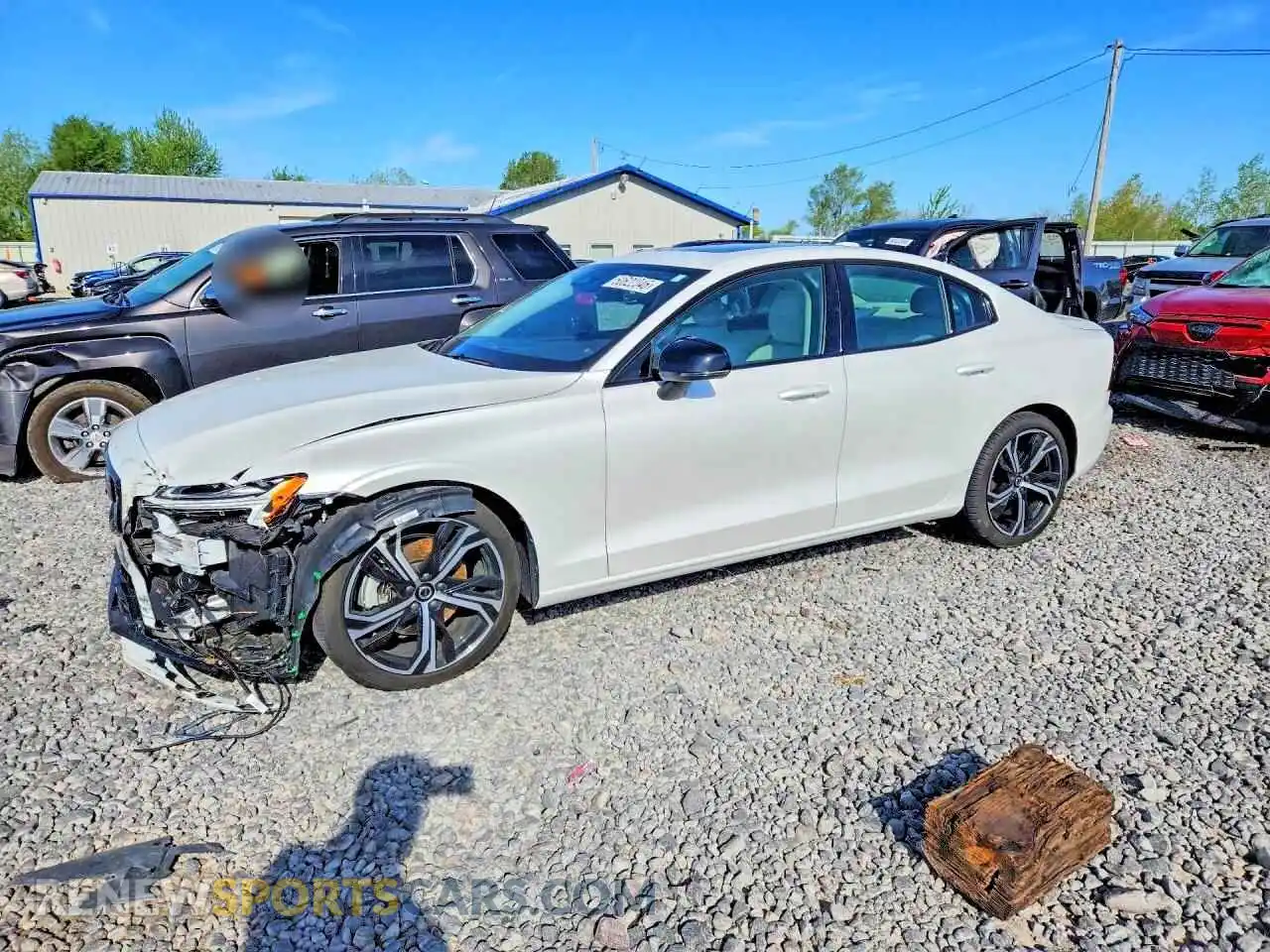 1 Фотография поврежденного автомобиля 7JRL12GCXSG369238 VOLVO S60 2025