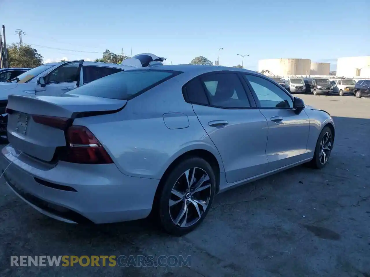 3 Photograph of a damaged car 7JRL12FK6RG322288 VOLVO S60 CORE 2024