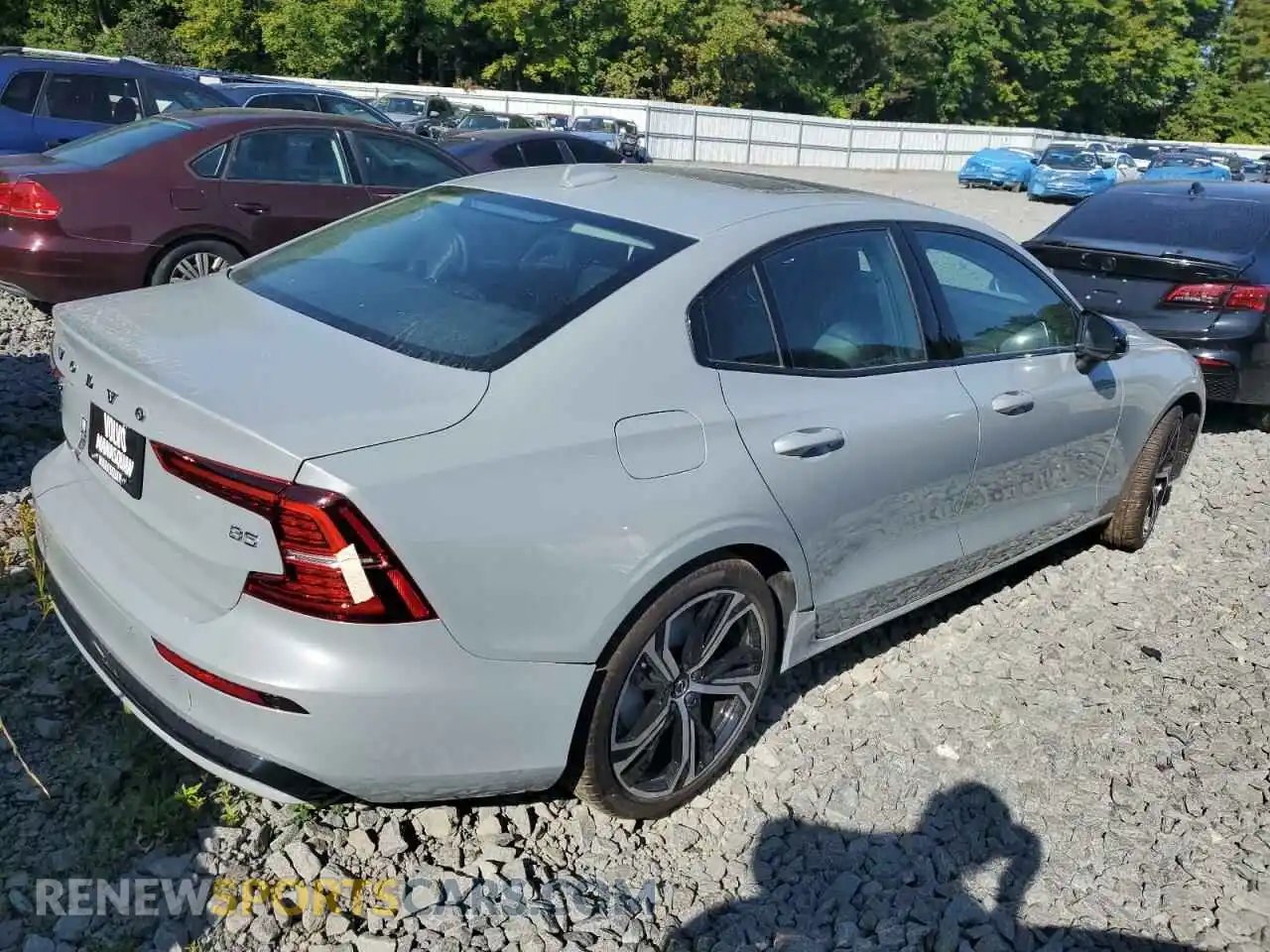 3 Photograph of a damaged car 7JRL12FK7RG310571 VOLVO S60 CORE 2024