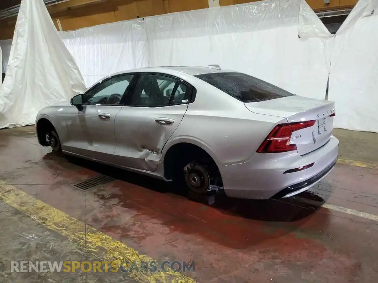 2 Photograph of a damaged car 7JRL12FK9RG322849 VOLVO S60 CORE 2024