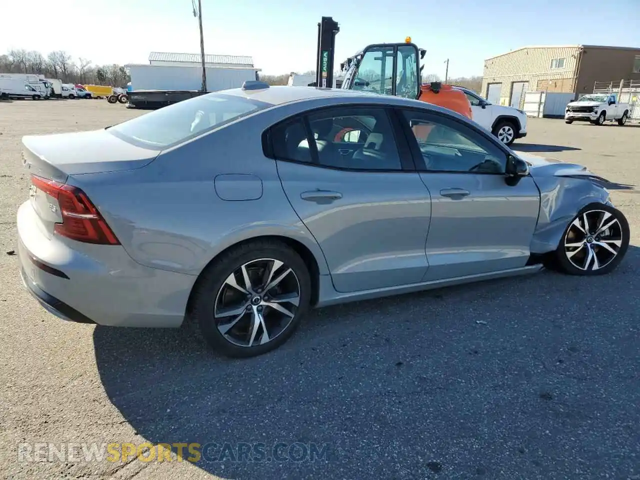 3 Photograph of a damaged car 7JRL12FKXRG322861 VOLVO S60 CORE 2024