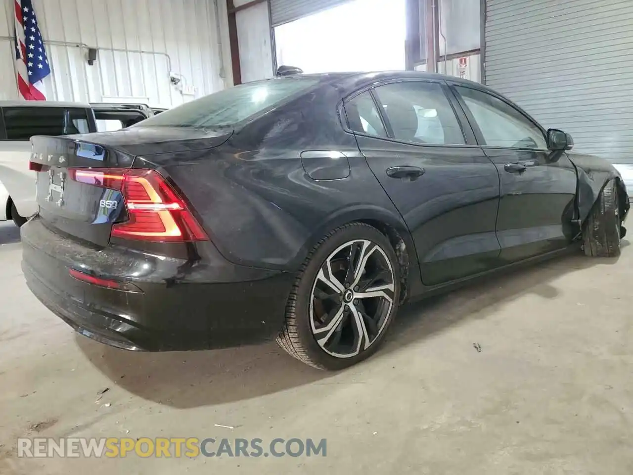 3 Photograph of a damaged car 7JRL12TK0RG322470 VOLVO S60 CORE 2024