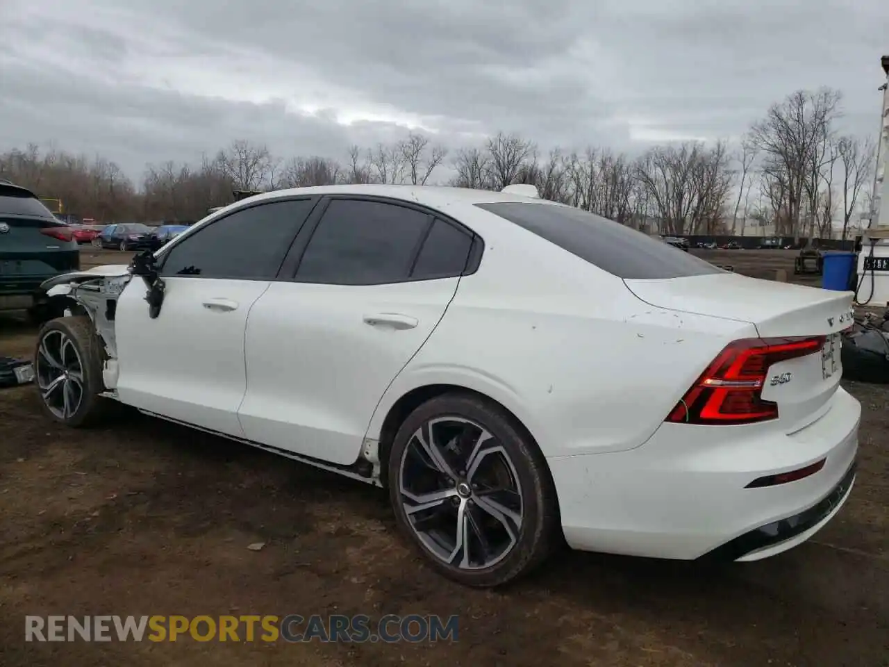 2 Photograph of a damaged car 7JRL12TK8RG295020 VOLVO S60 CORE 2024