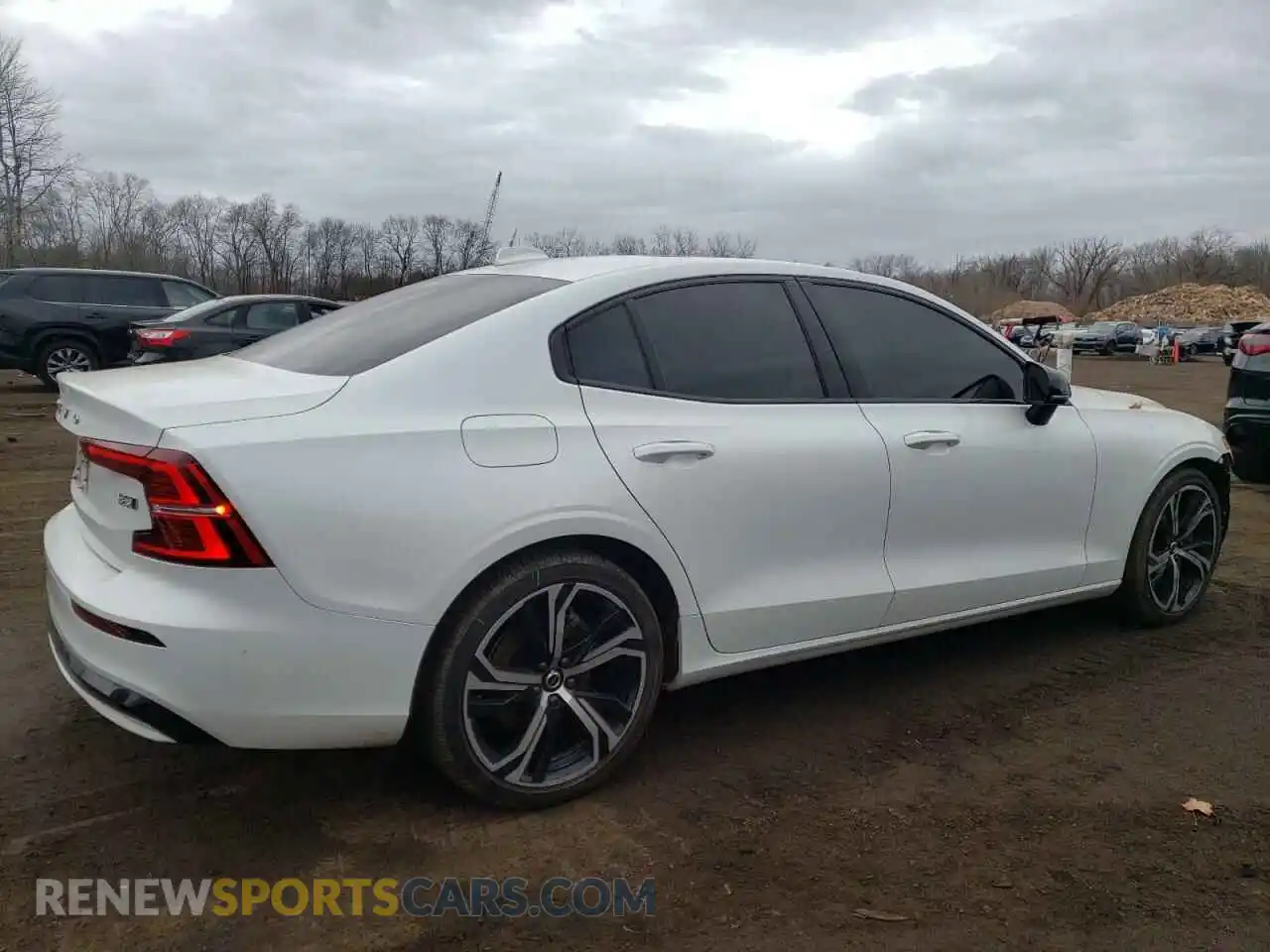 3 Photograph of a damaged car 7JRL12TK8RG295020 VOLVO S60 CORE 2024