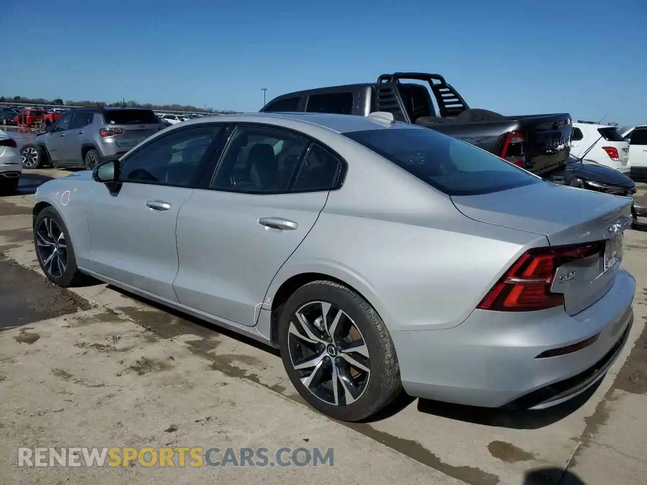 2 Photograph of a damaged car 7JRL12FJ3SG366634 VOLVO S60 CORE 2025