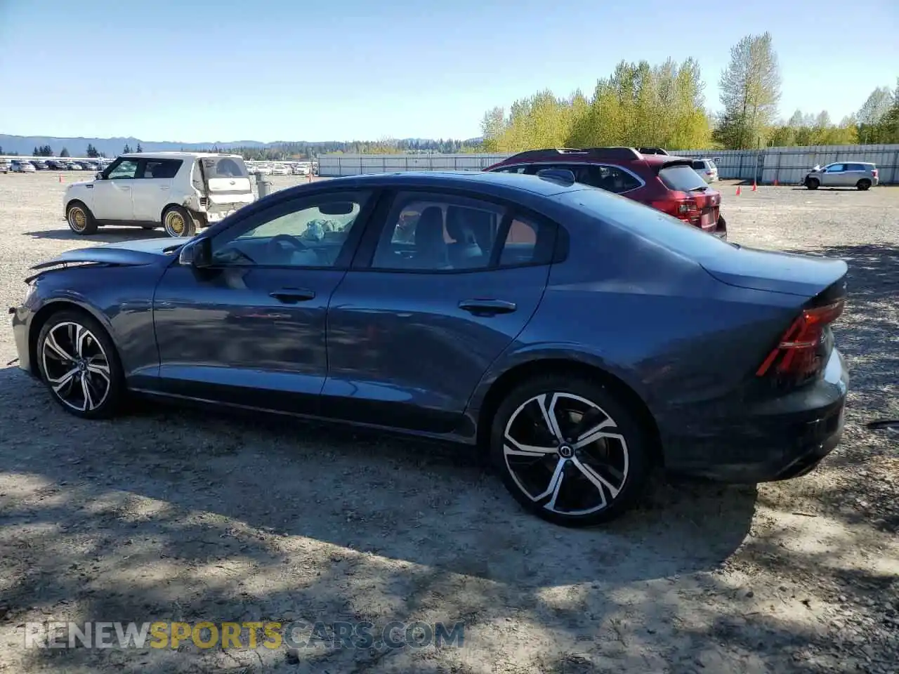 2 Photograph of a damaged car 7JRL12GJ6SG364732 VOLVO S60 CORE 2025