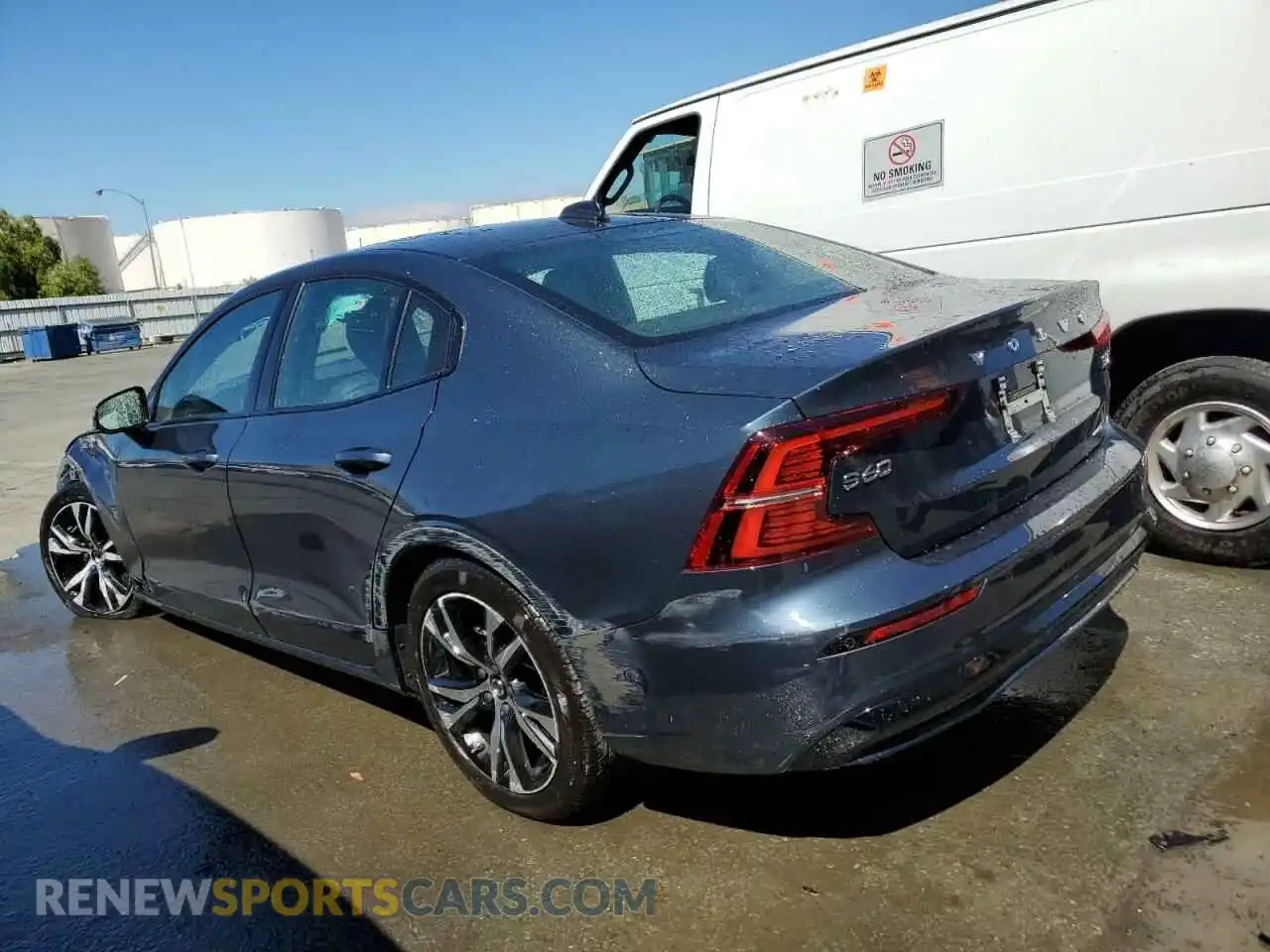 2 Photograph of a damaged car 7JRL12TL0RG313275 VOLVO S60 PLUS 2024