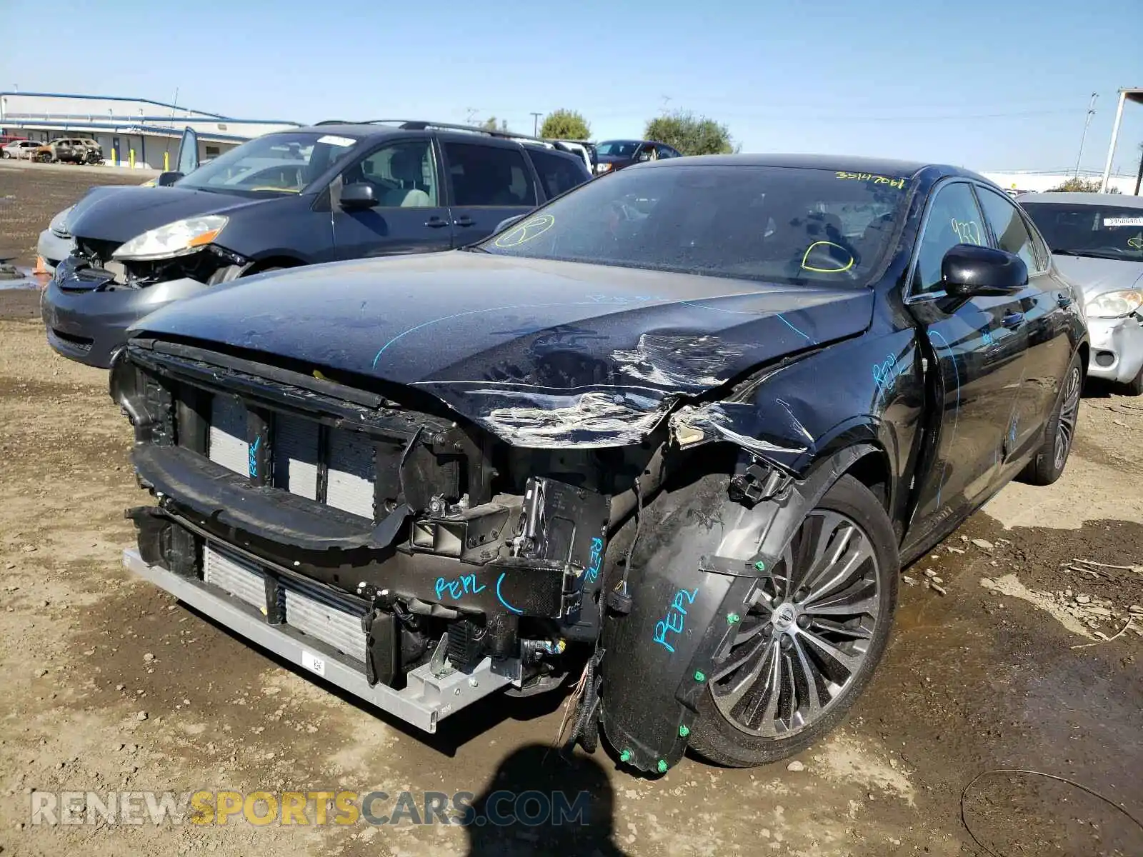 2 Photograph of a damaged car LVYA22MK5LP175581 VOLVO S90 2020