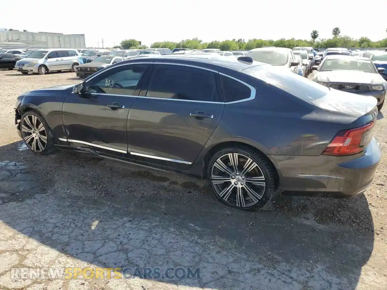 2 Photograph of a damaged car LVY062ML2NP265542 VOLVO S90 B6 INS 2022