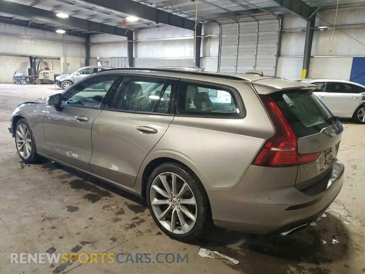 2 Photograph of a damaged car YV1102EK6L2370639 VOLVO V60 2020