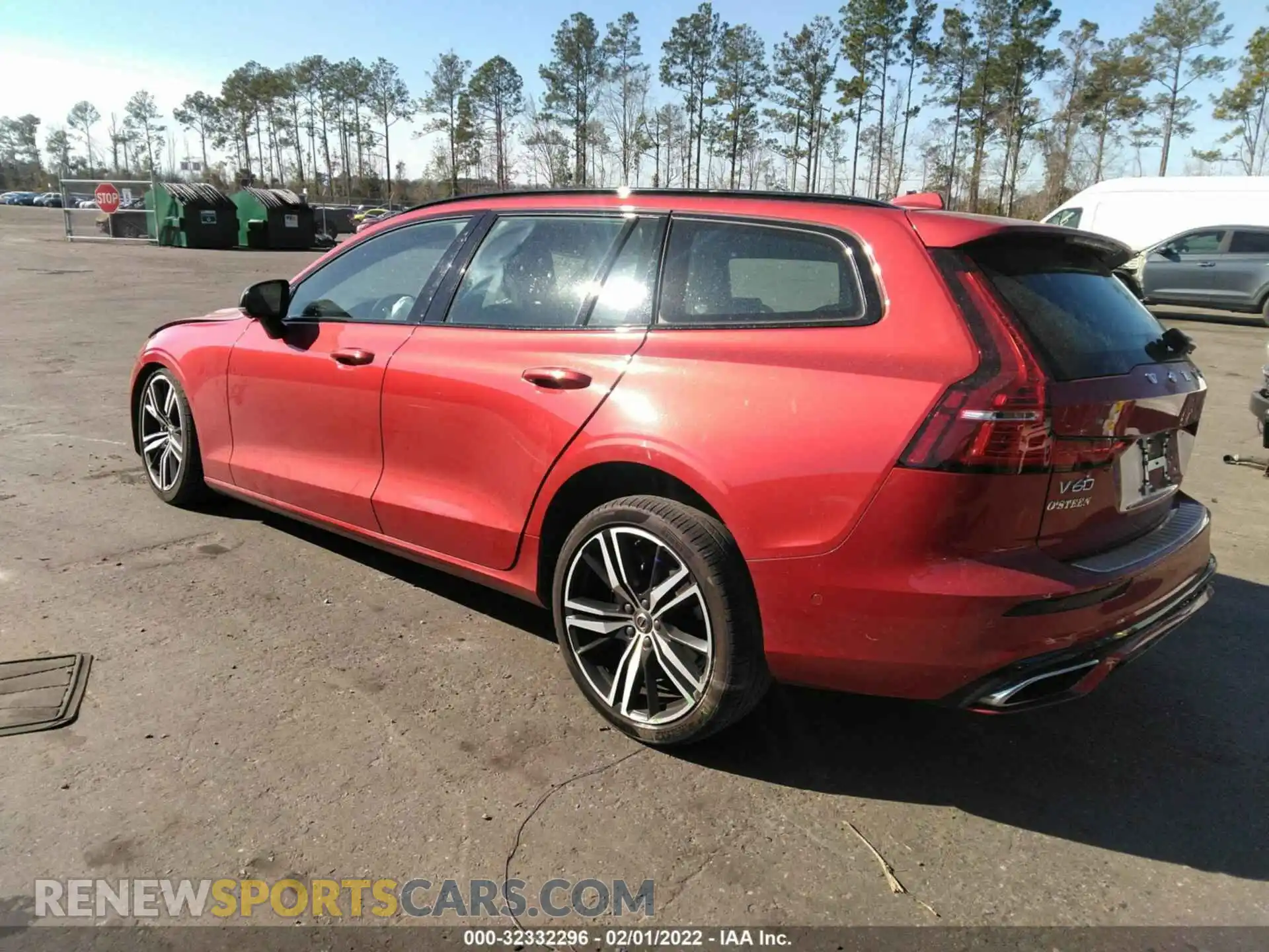 3 Photograph of a damaged car YV1102EM0L2356625 VOLVO V60 2020