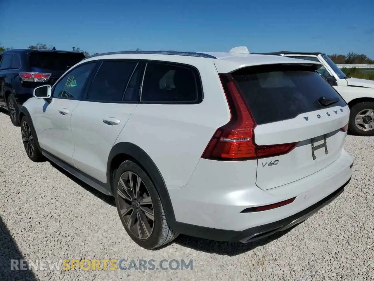3 Photograph of a damaged car YV4102WK1L1040155 VOLVO V60 2020