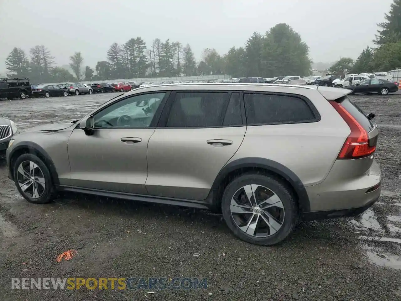 2 Photograph of a damaged car YV4102WK3L1034695 VOLVO V60 2020