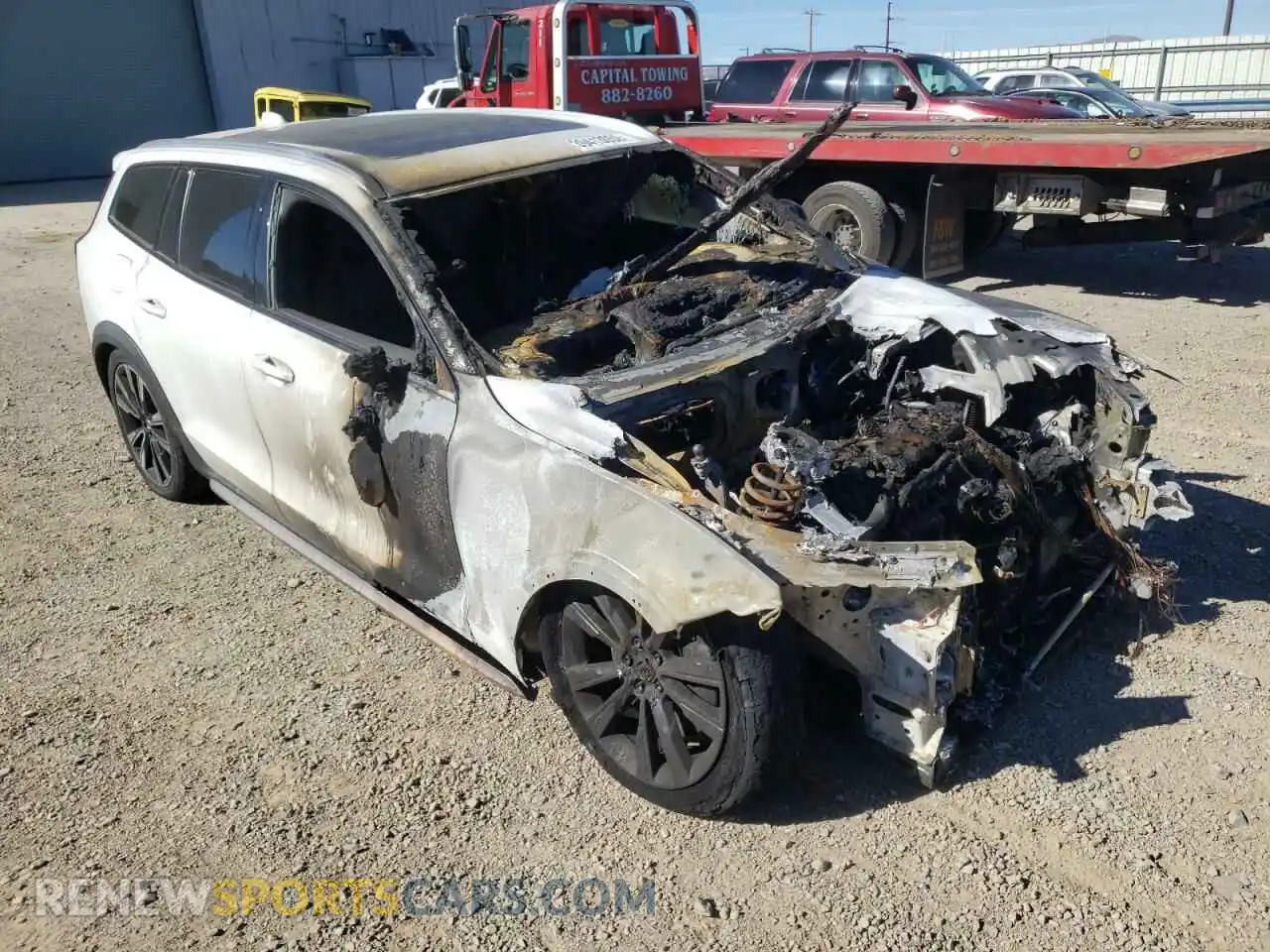 1 Photograph of a damaged car YV4102WK5L1031216 VOLVO V60 2020