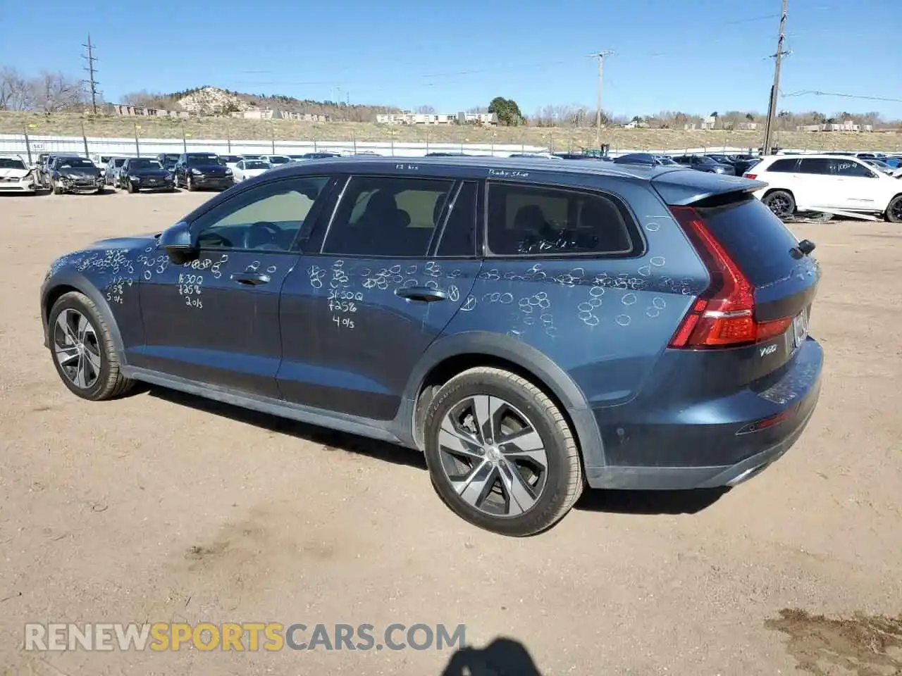 2 Photograph of a damaged car YV4102WK6L1042595 VOLVO V60 2020